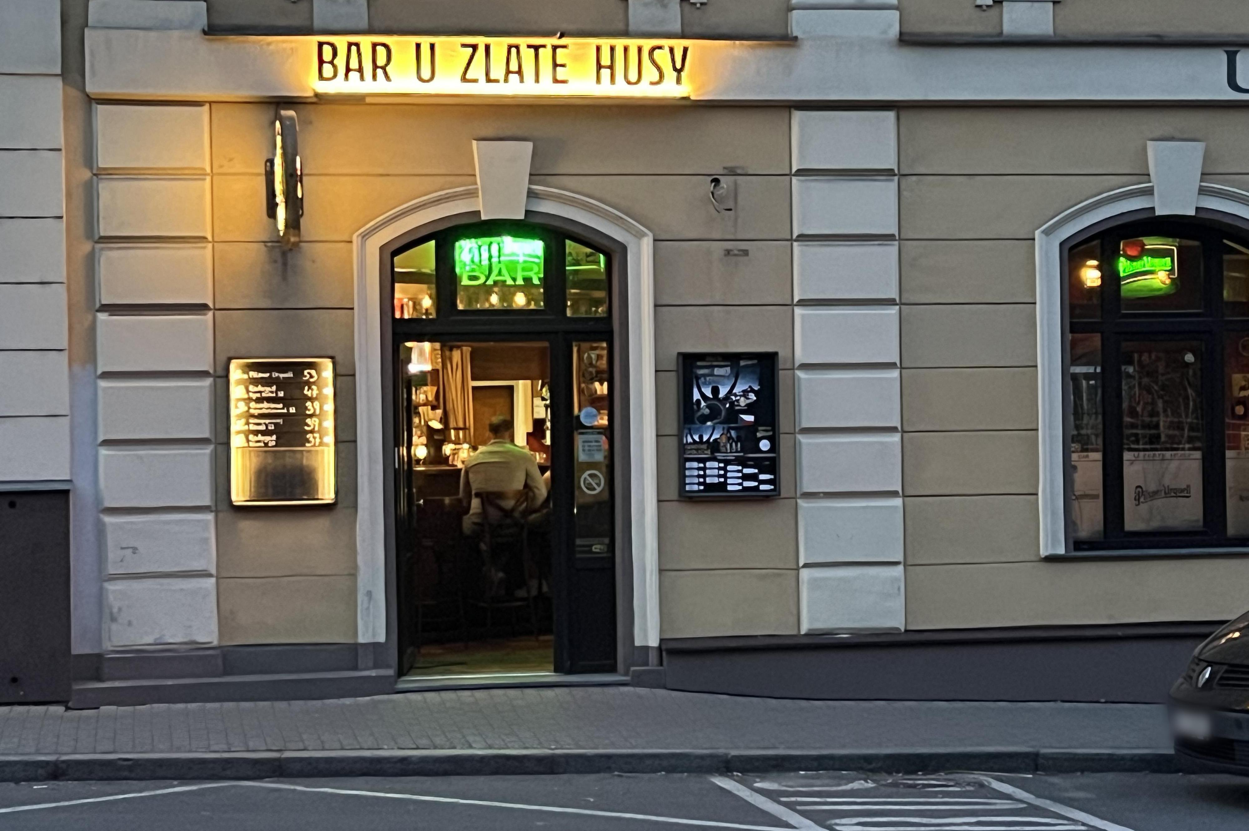 BAR U ZLATÉ HUSY