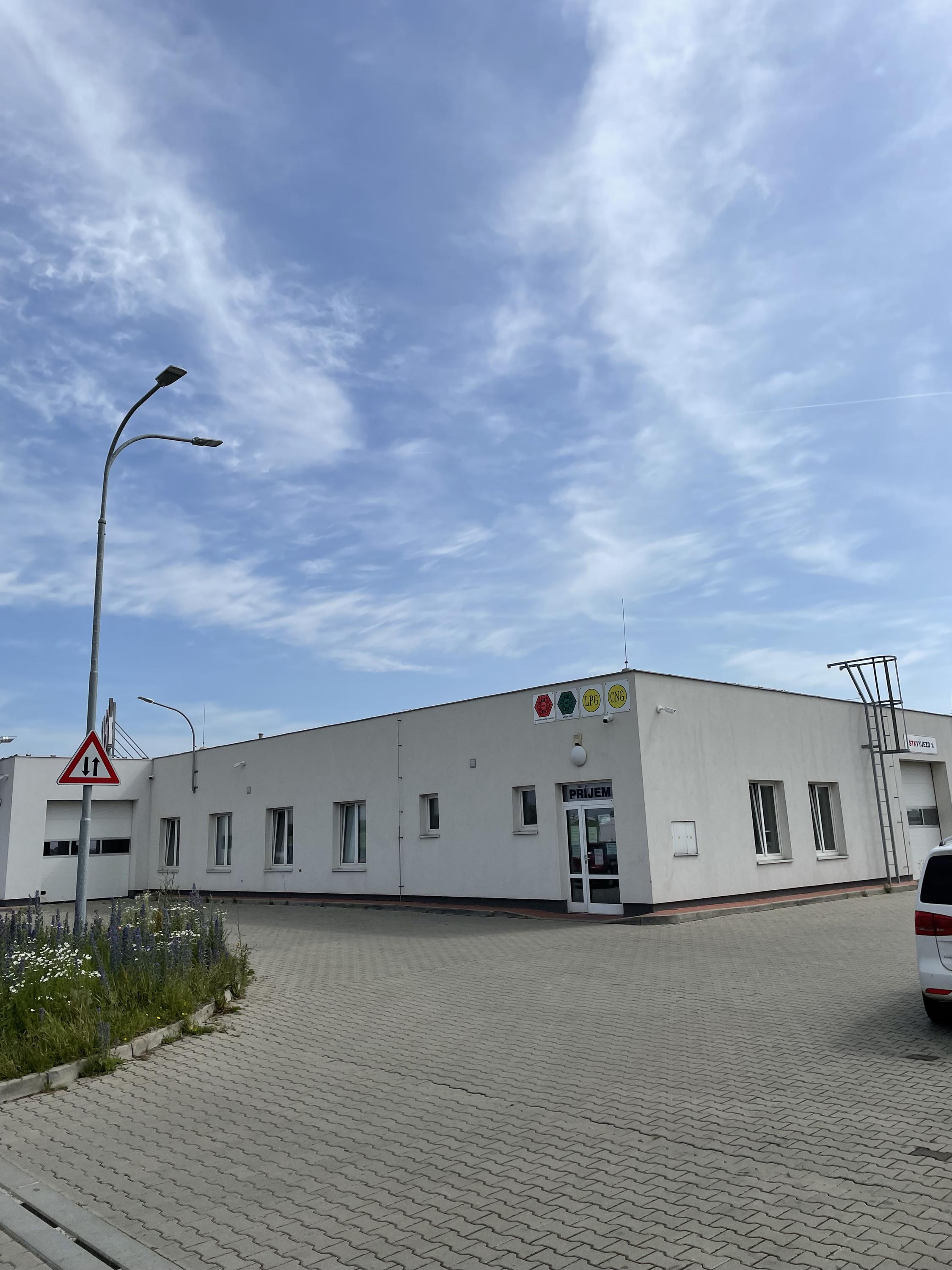 Stanice technické kontroly BĚLOHRADSKÝ foto 2