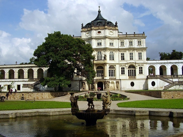 Státní zámek Ploskovice foto 4