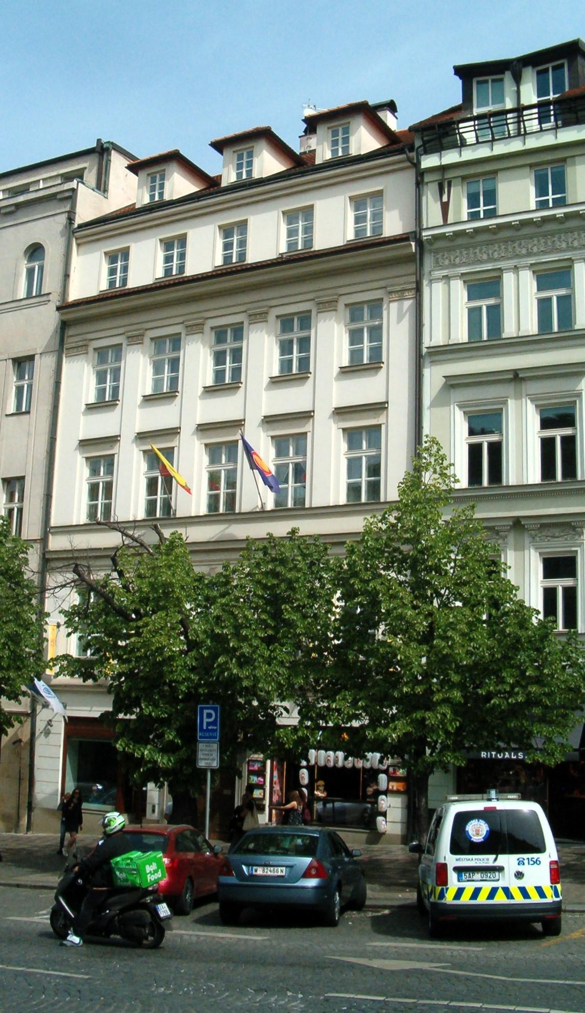 Myanmar Embassy foto 4