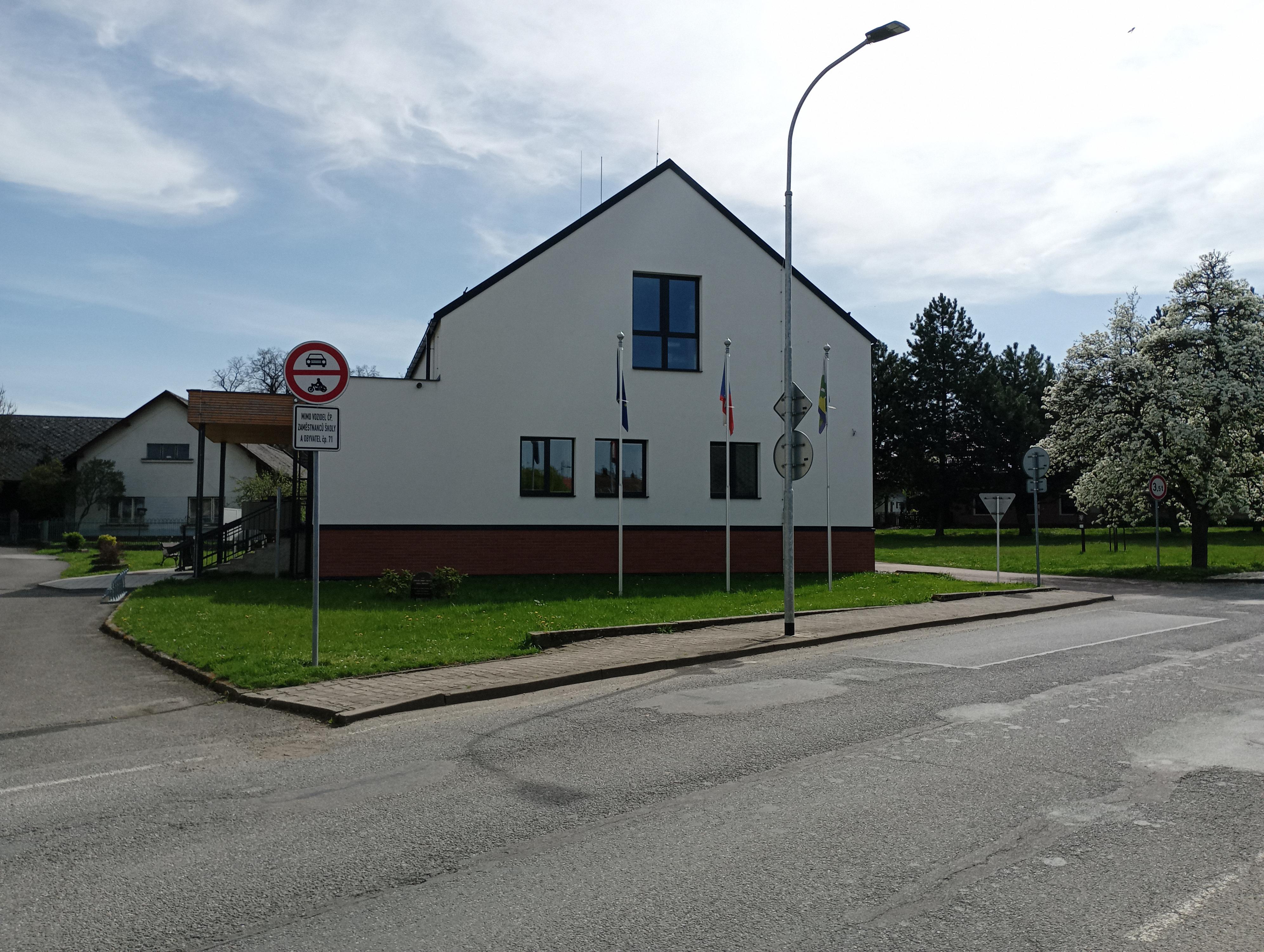 Přepychy - obecní úřad foto 2