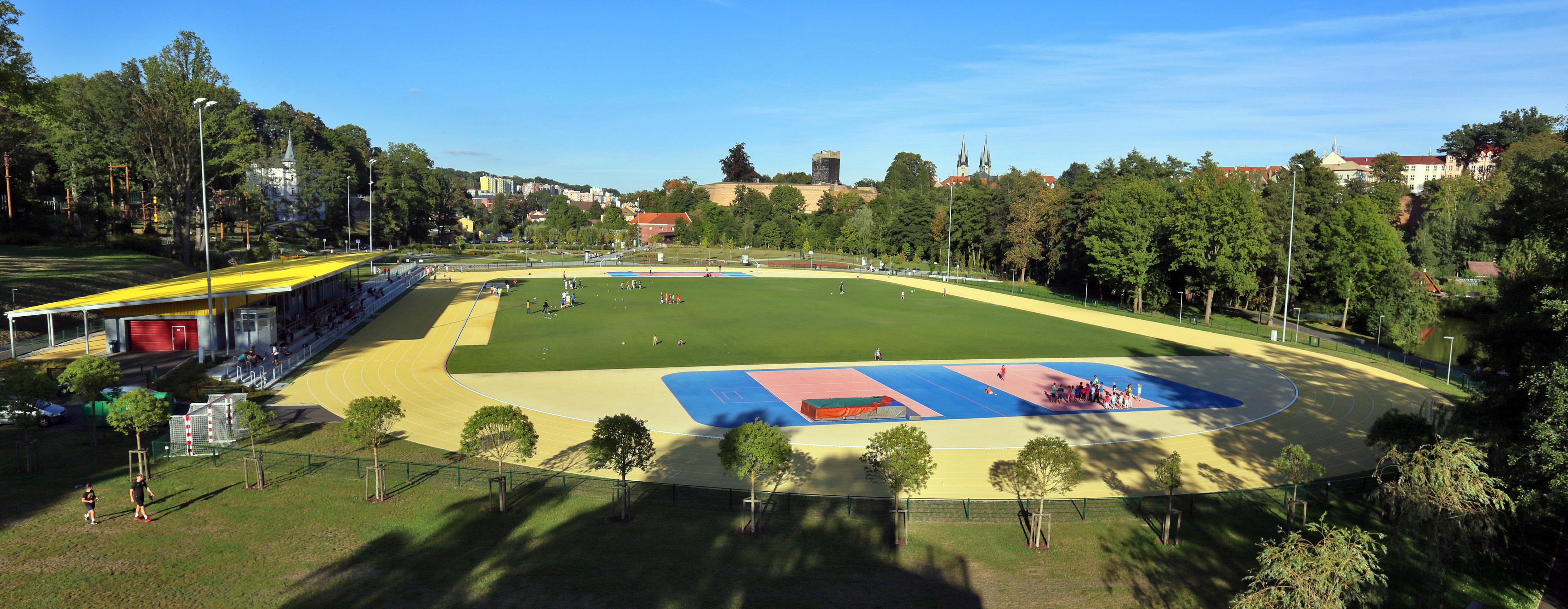 Atletický stadion Cheb foto 3