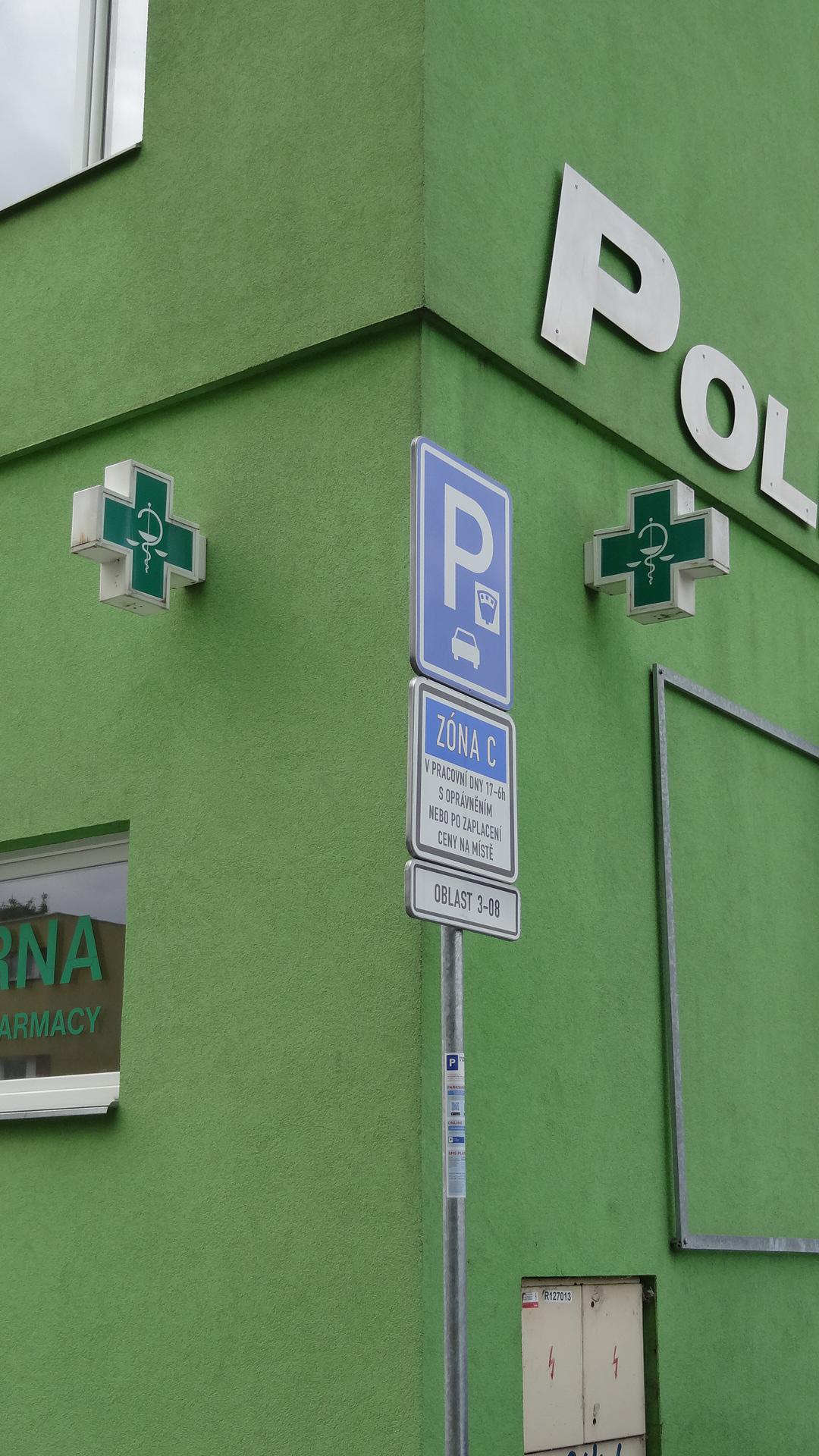 LÉKÁRNA U ZLATÉ HUSY foto 2