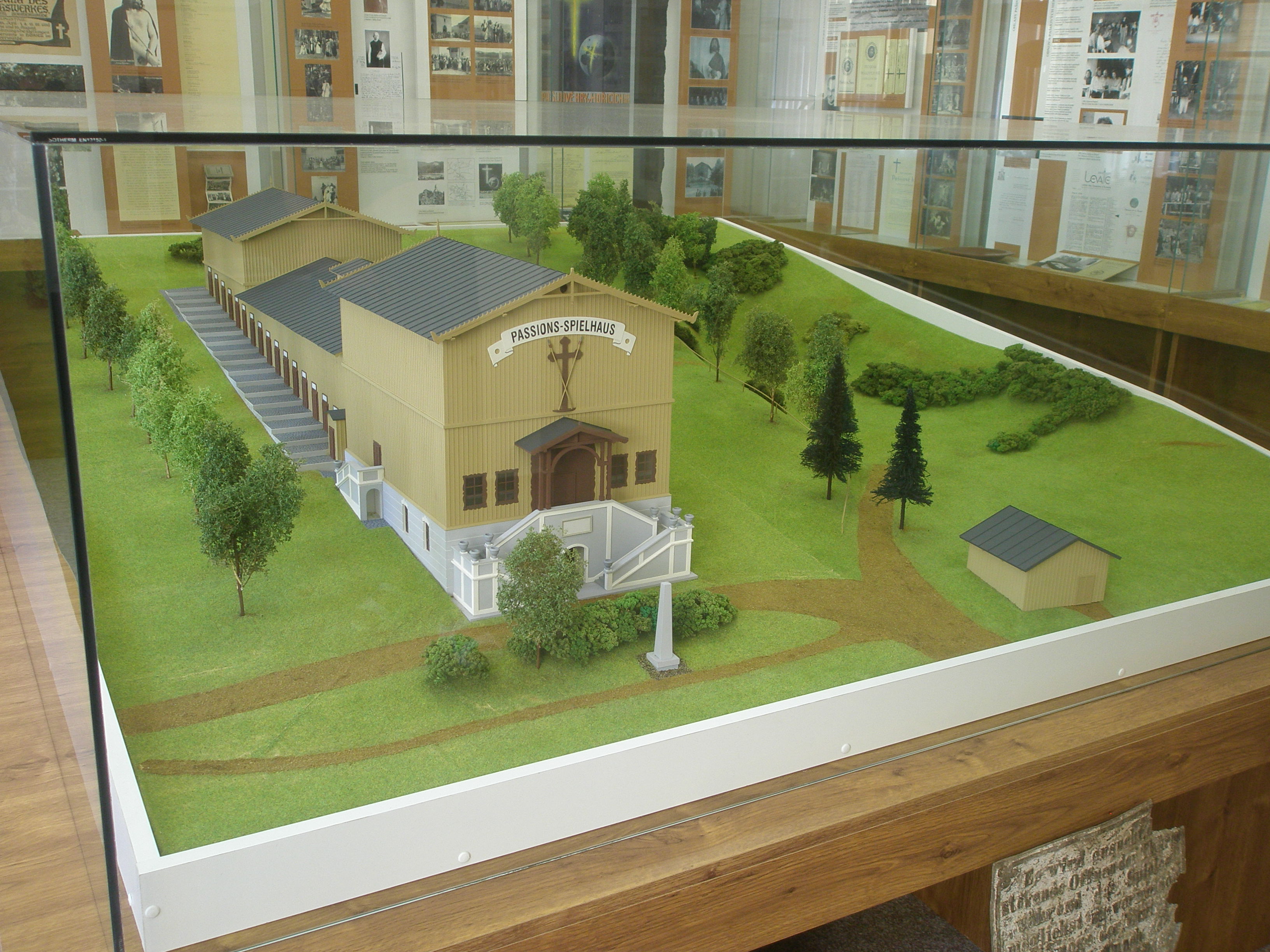Muzeum pašijových her a Muzeum radiopřijímačů foto 3