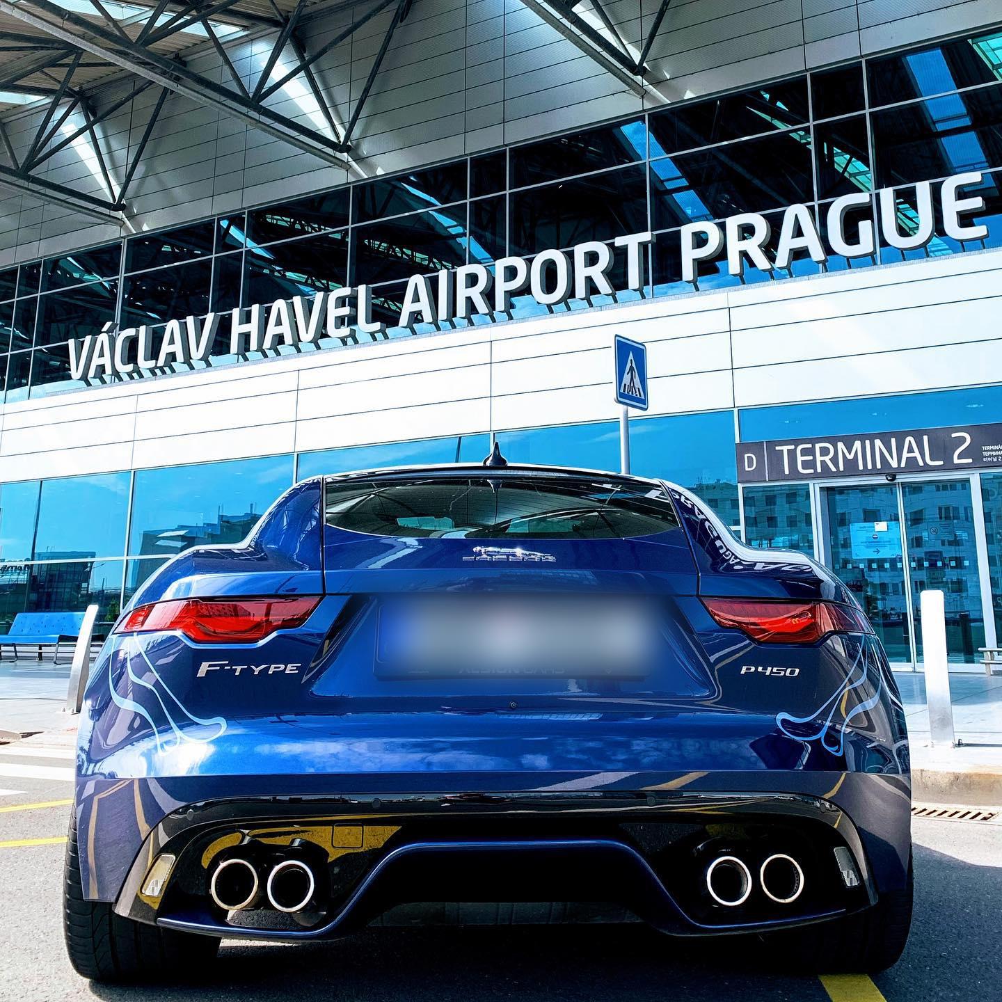 EASY Car Rental Prague Airport foto 3