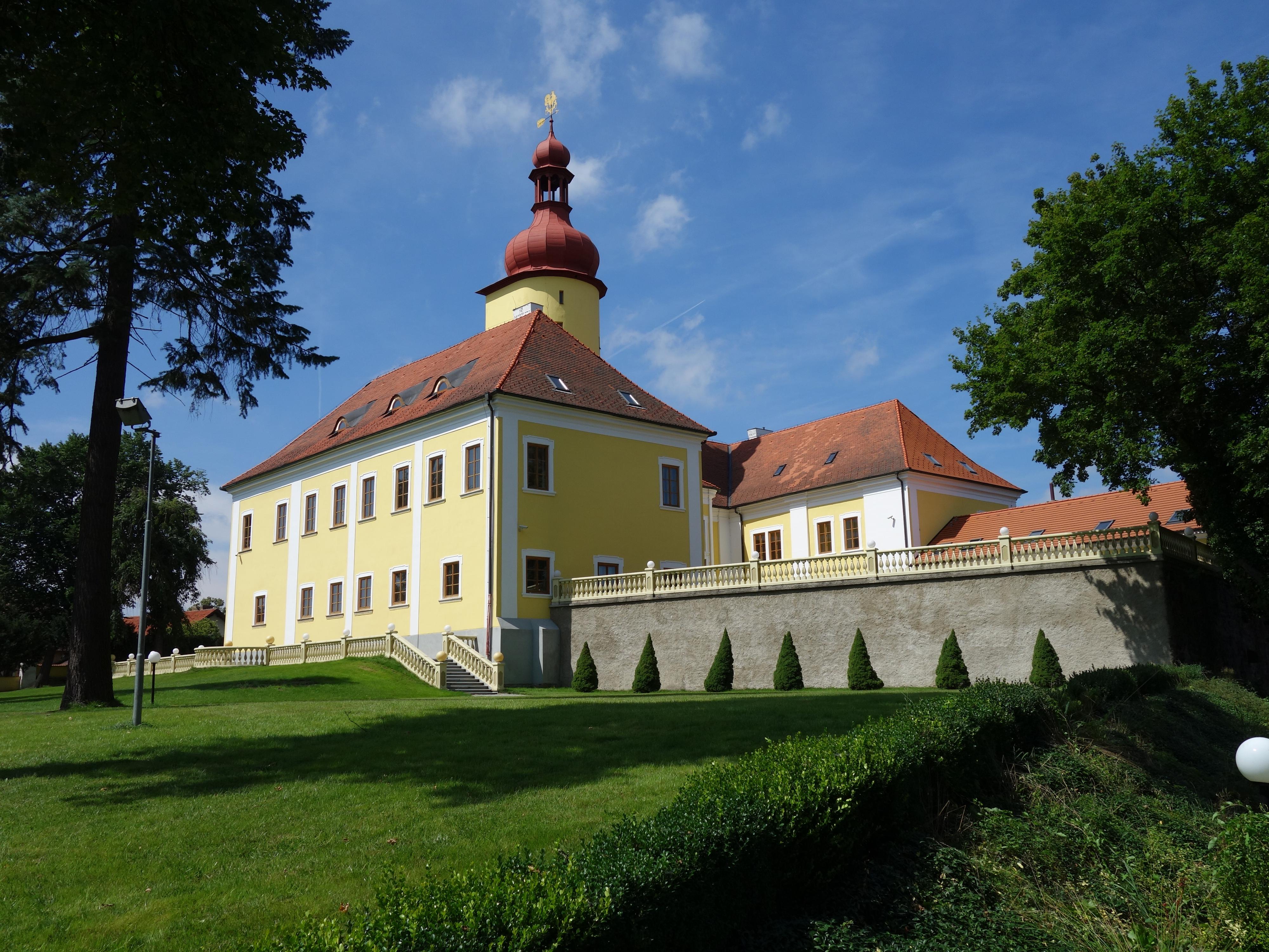 Zámek Stráž nad Nežárkou