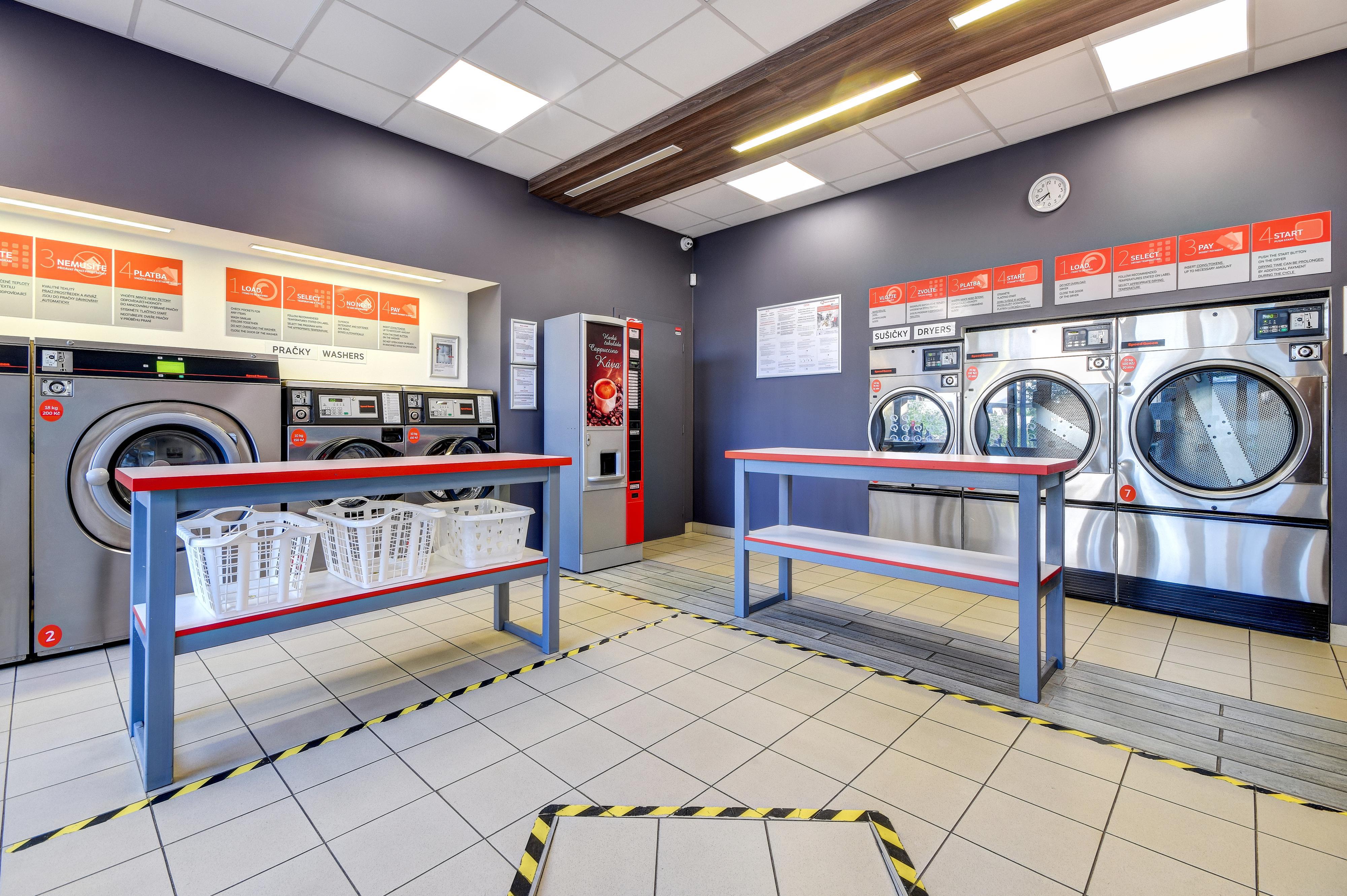 Samoobslužná prádelna Speed Queen Slatina foto 1