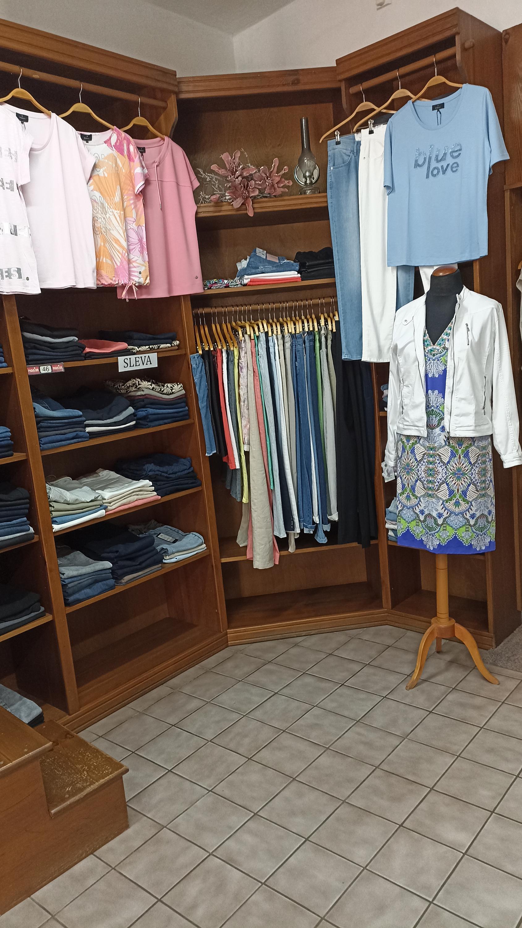 Alena Burešová -Stahoňová  - Prodej zn.oblečení foto 5