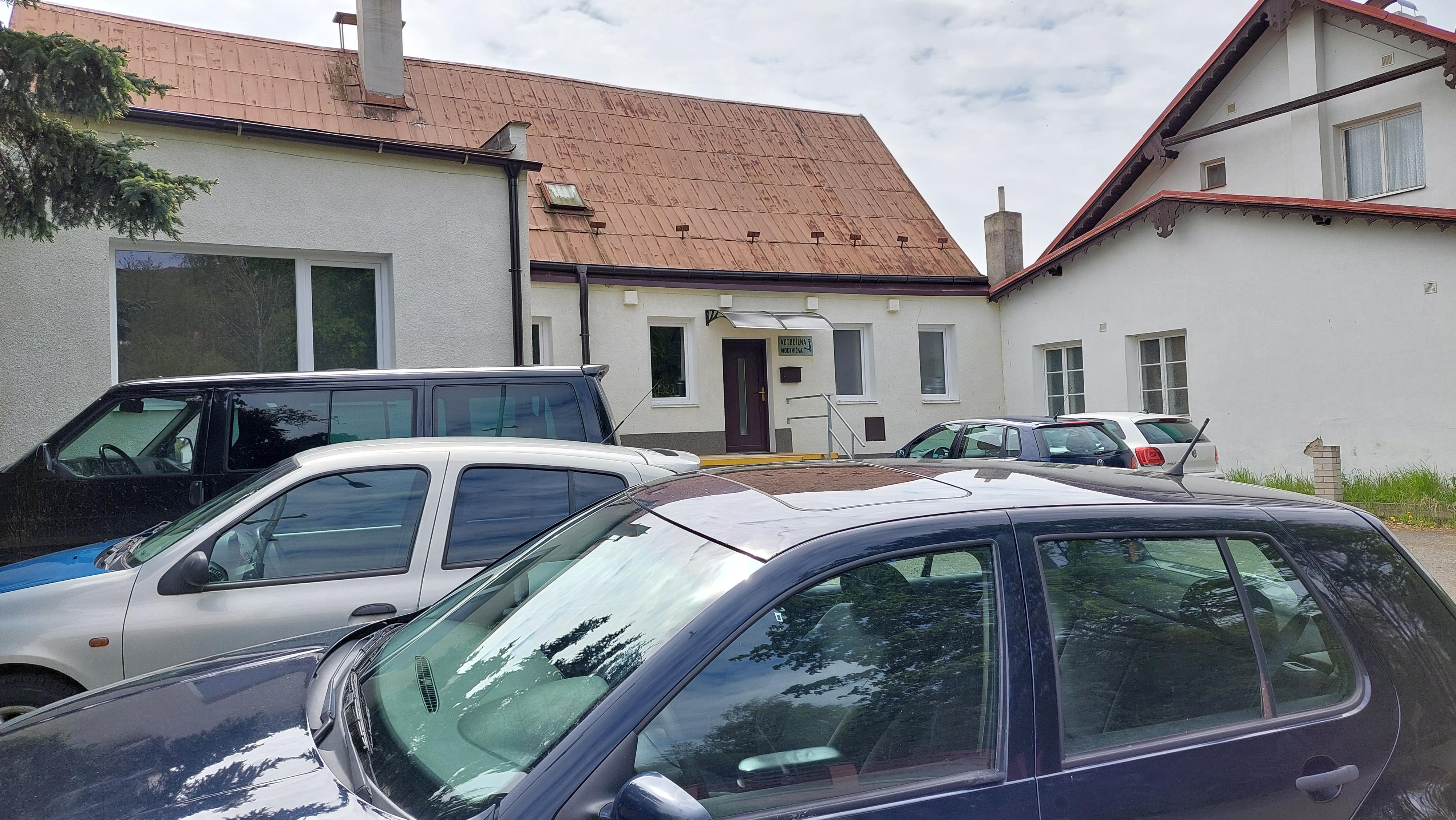 Jaroslav Moutvička	- autoservis foto 2