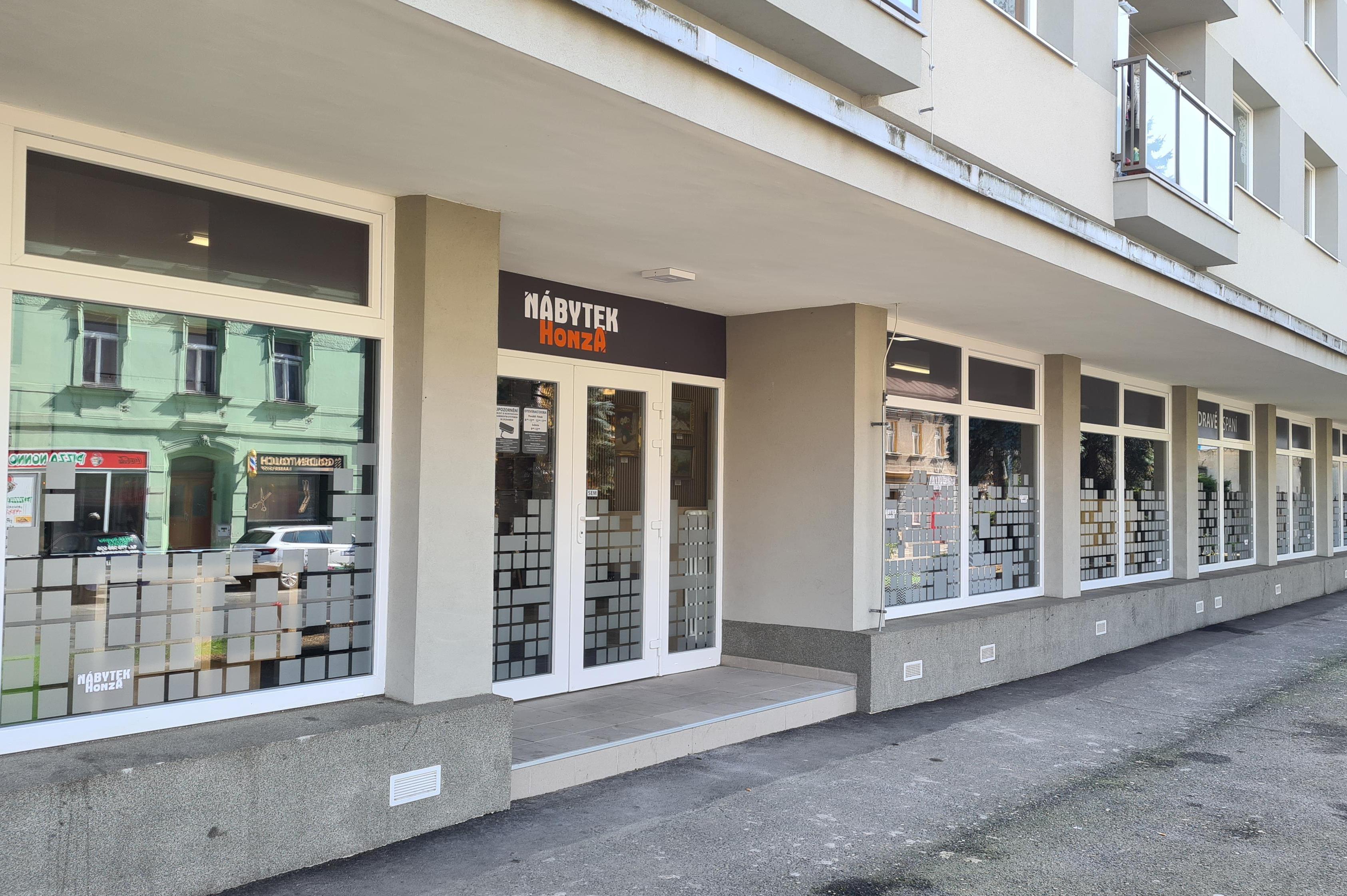 NÁBYTEK HONZA - školní nábytek