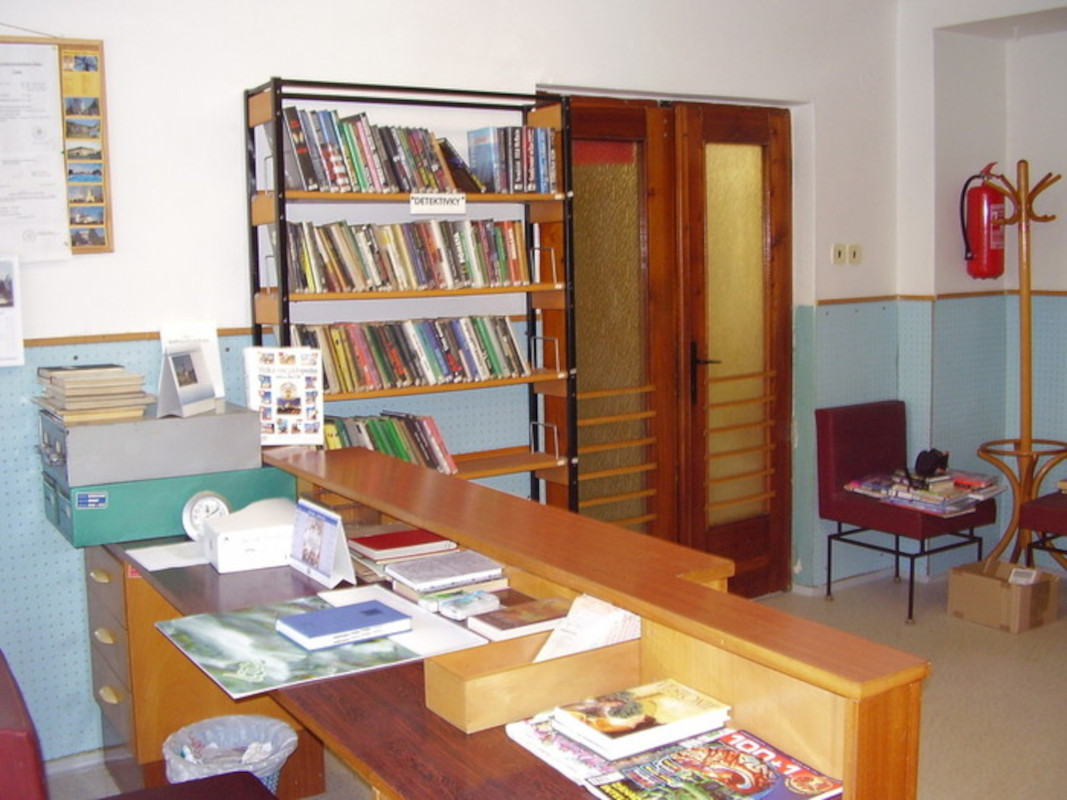 Obecní knihovna Kožušany-Tážaly foto 2