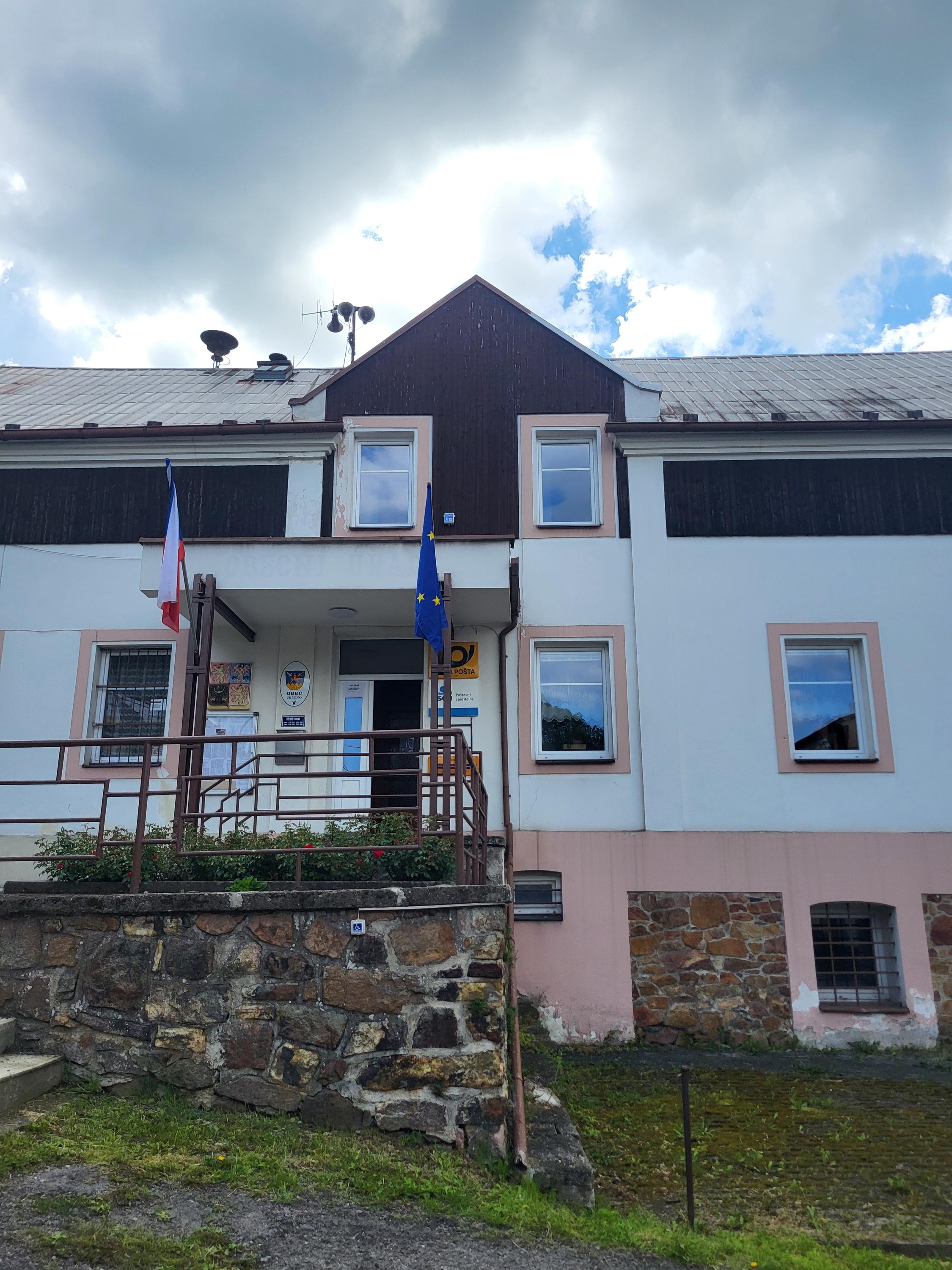 Zbečno - obecní úřad foto 4