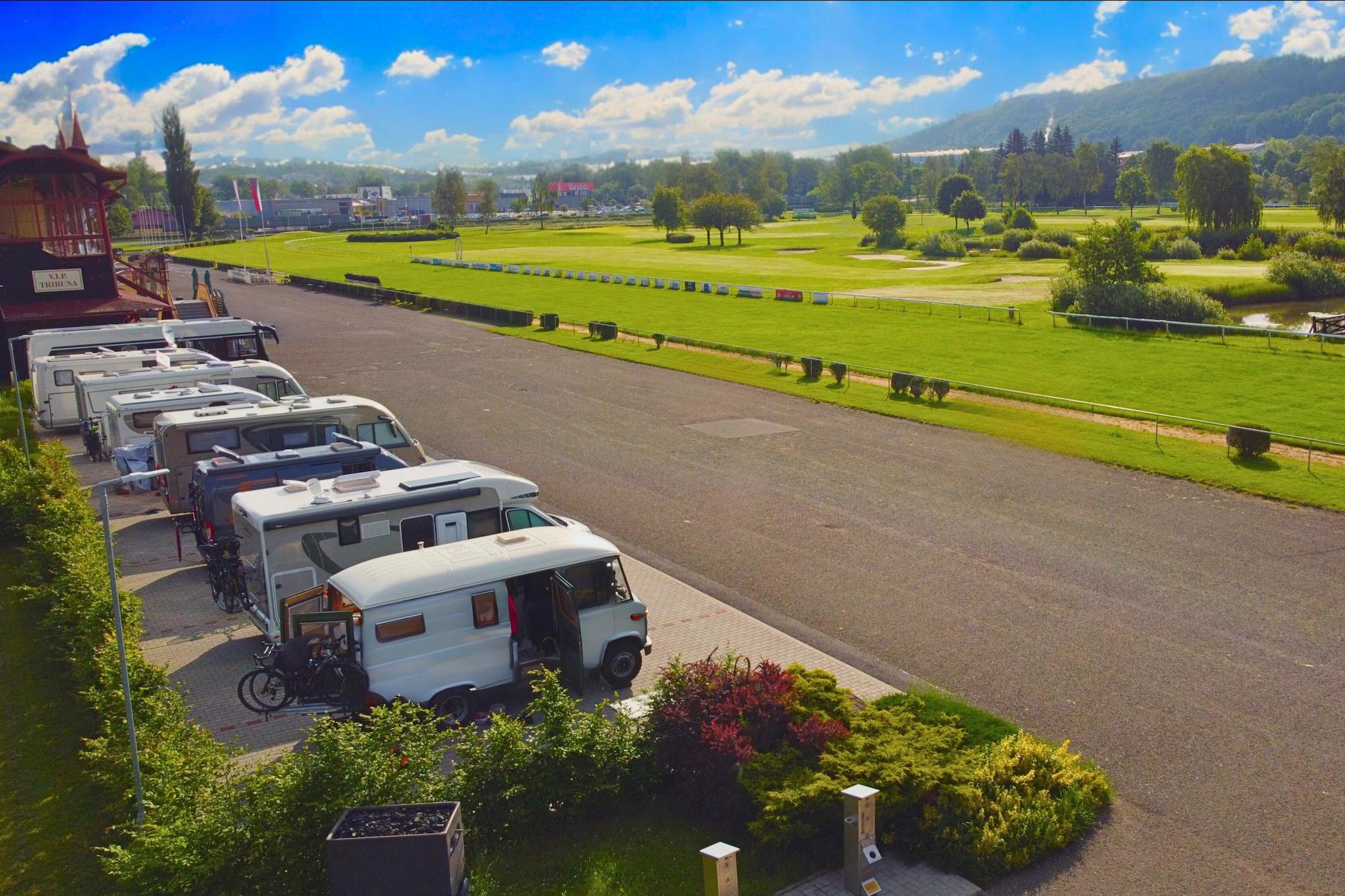 Stellplatz Hipodrom Holoubek