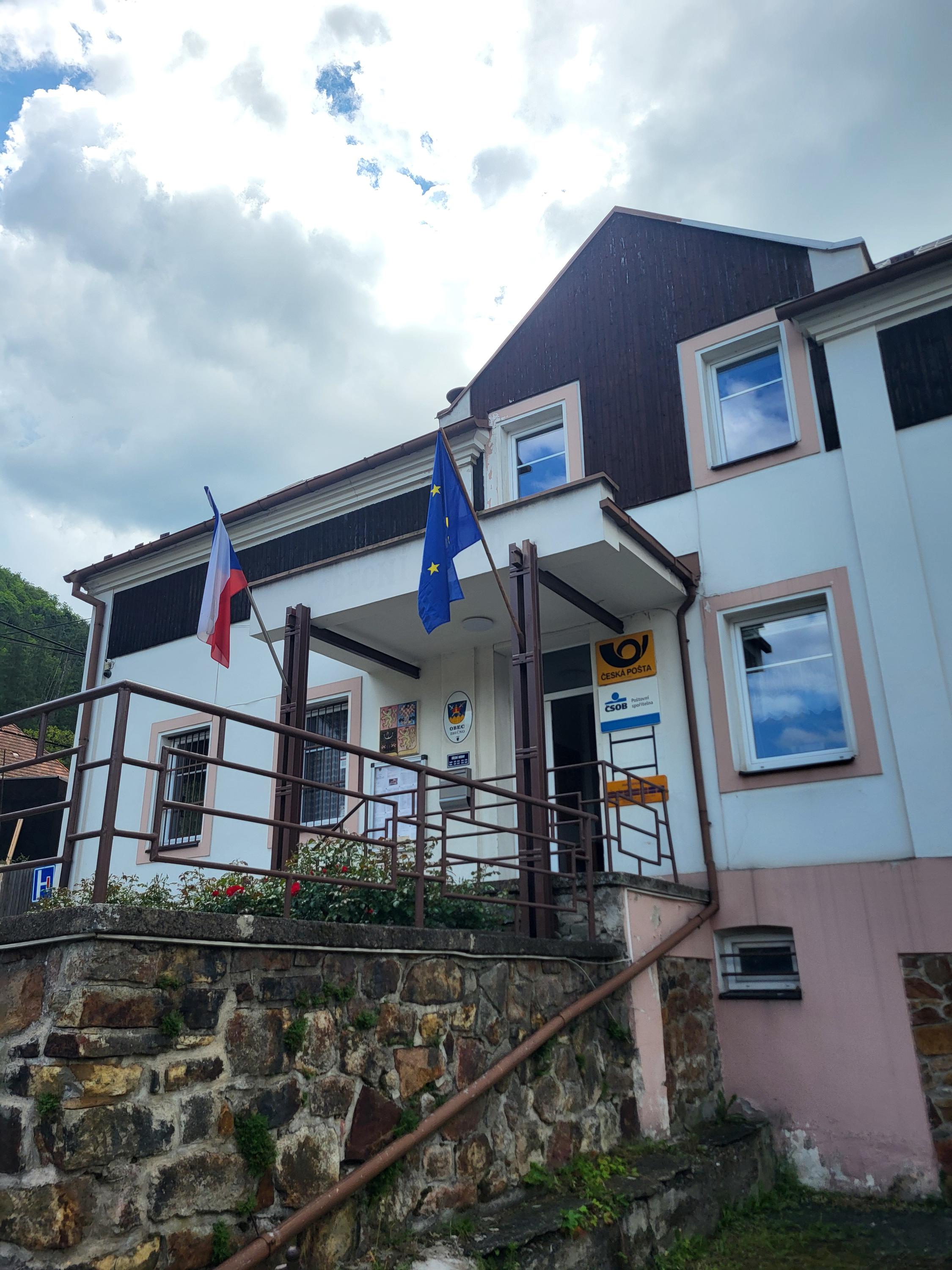 Zbečno - obecní úřad foto 6