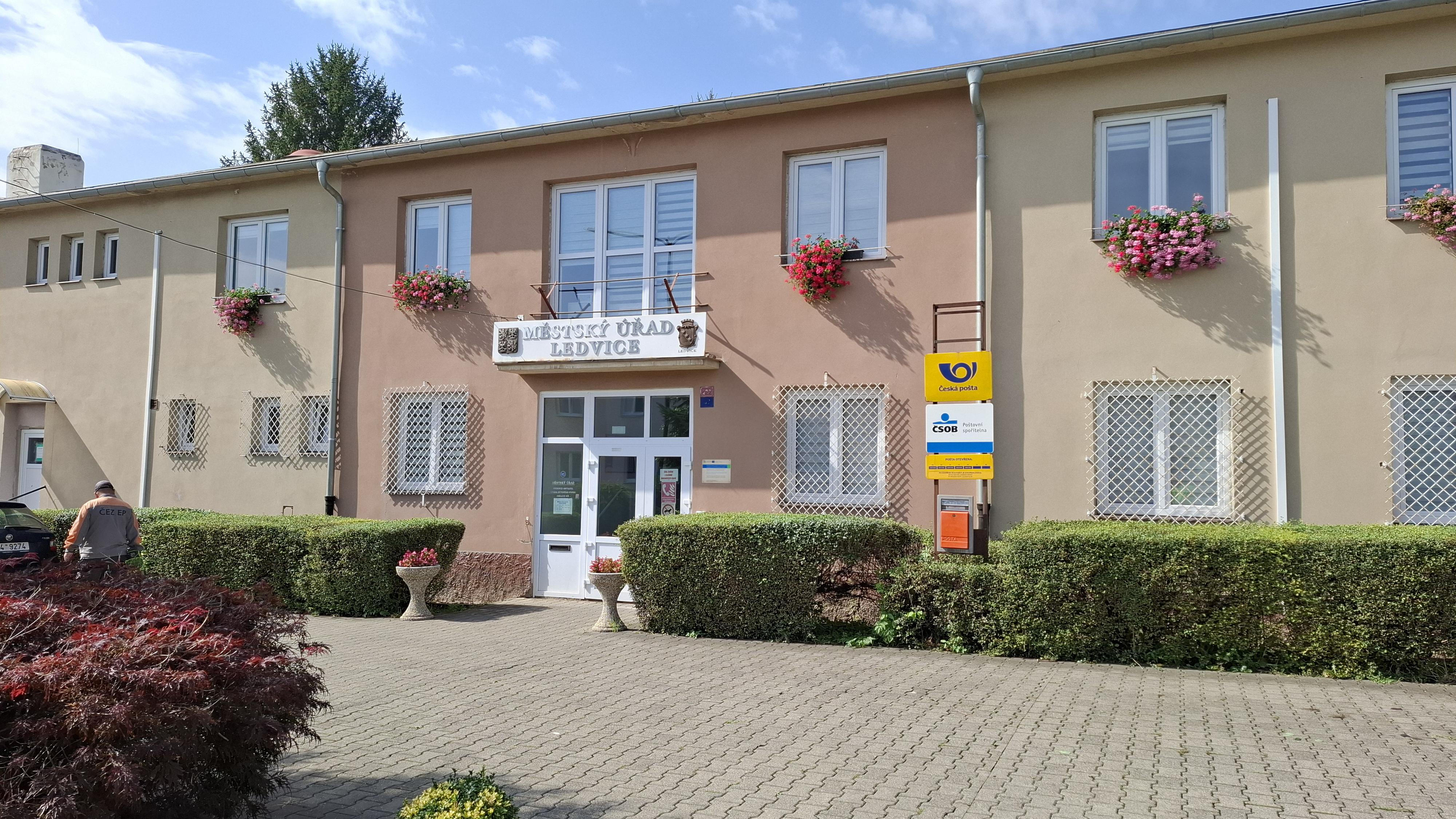 Ledvice - městský úřad