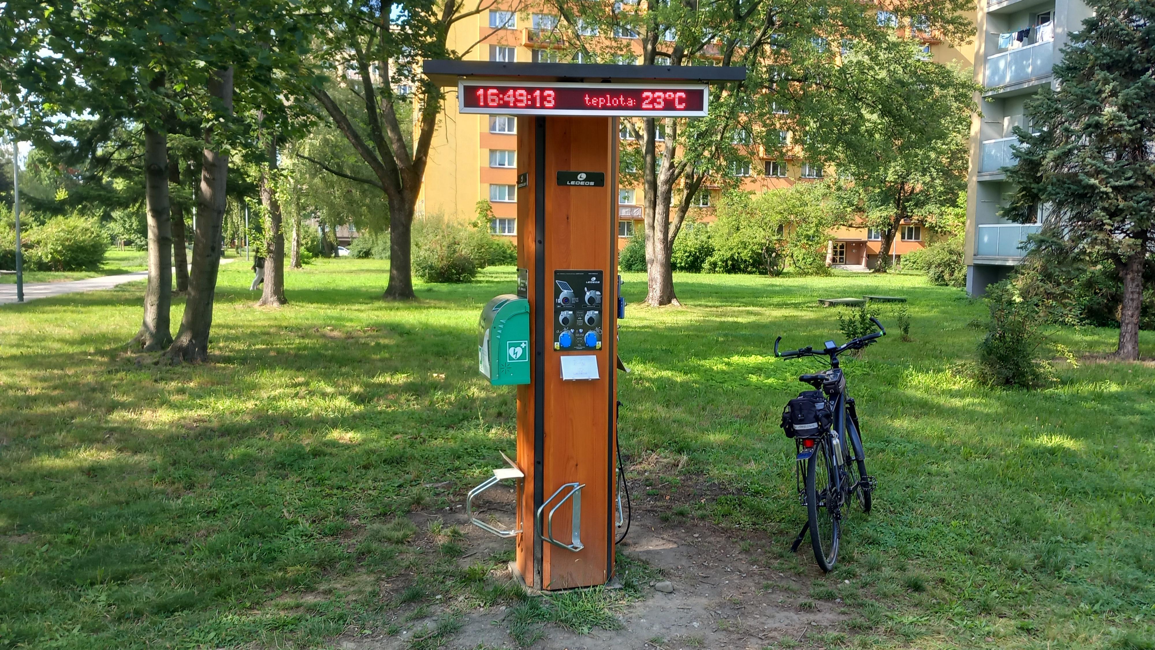 Nabíjecí stanice pro elektrokola Bohumínská foto 5