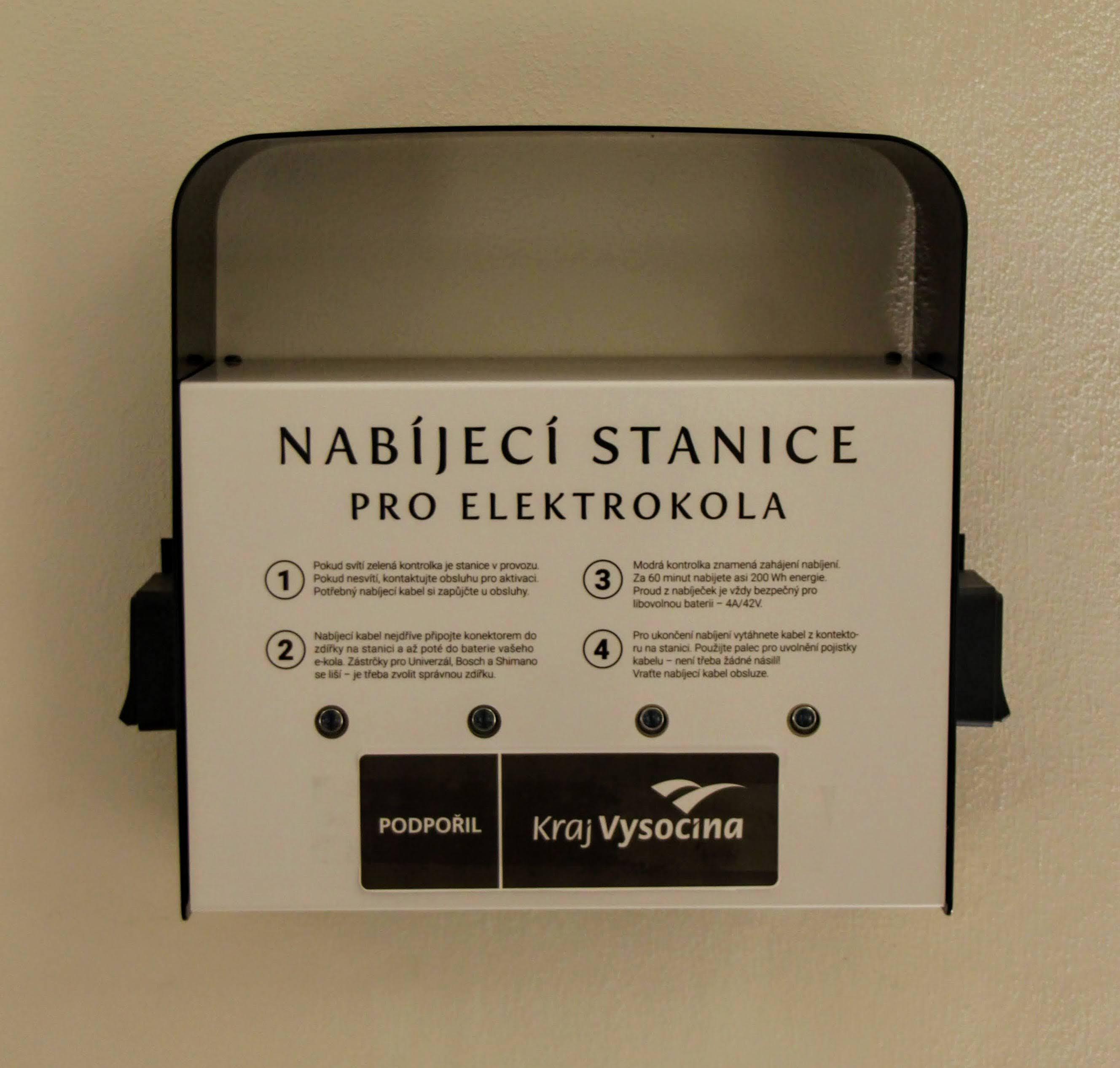 Nabíjecí stanice Just Jimramov, penzion a restaurace