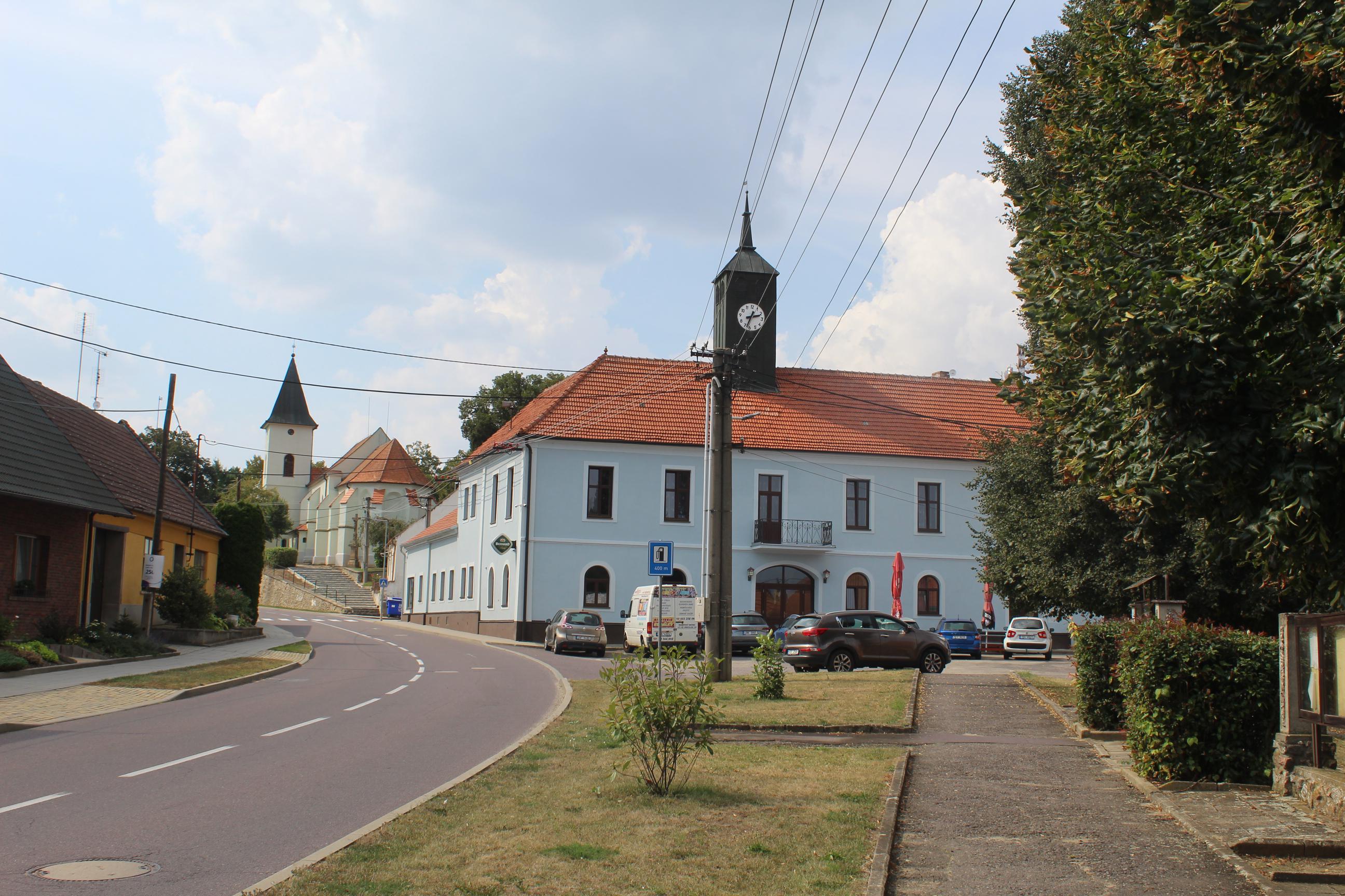Vémyslice - úřad městyse foto 4