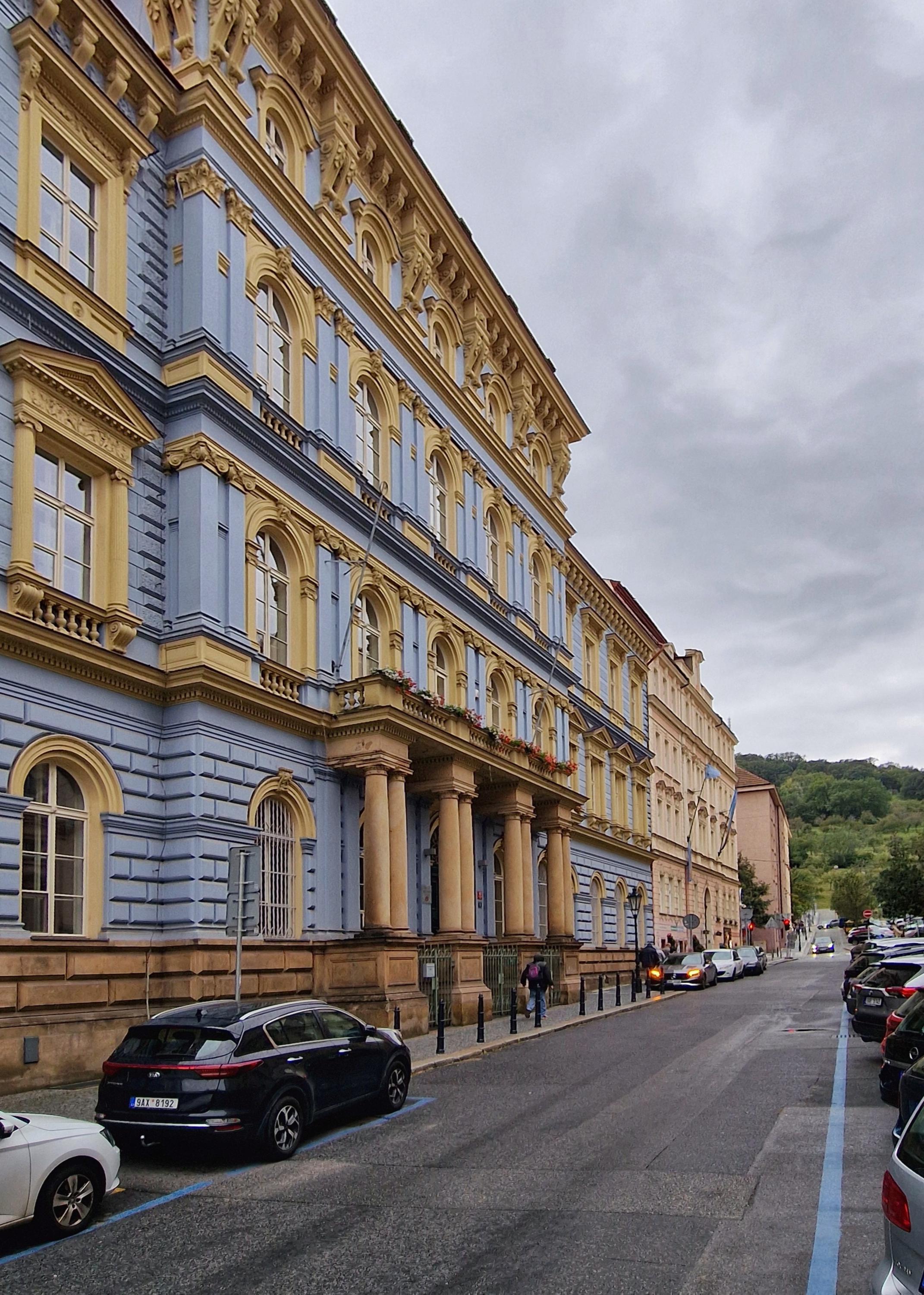 Gymnázium Jana Nerudy, škola hlavního města Prahy foto 2