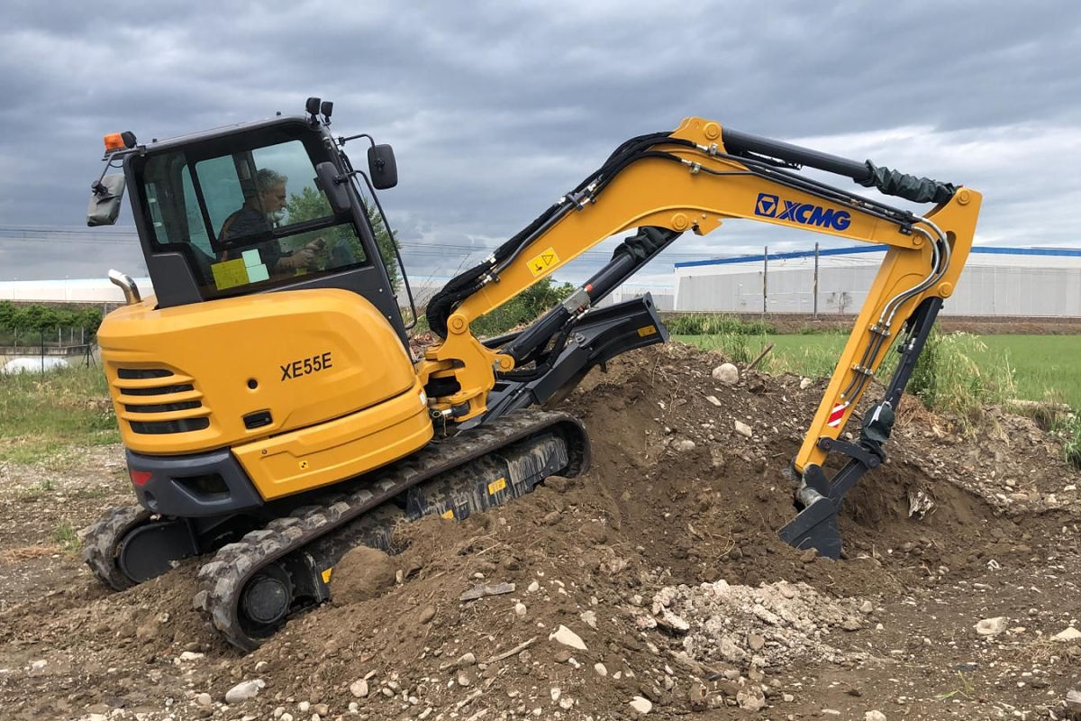 Půjčování minirýpadel XCMG