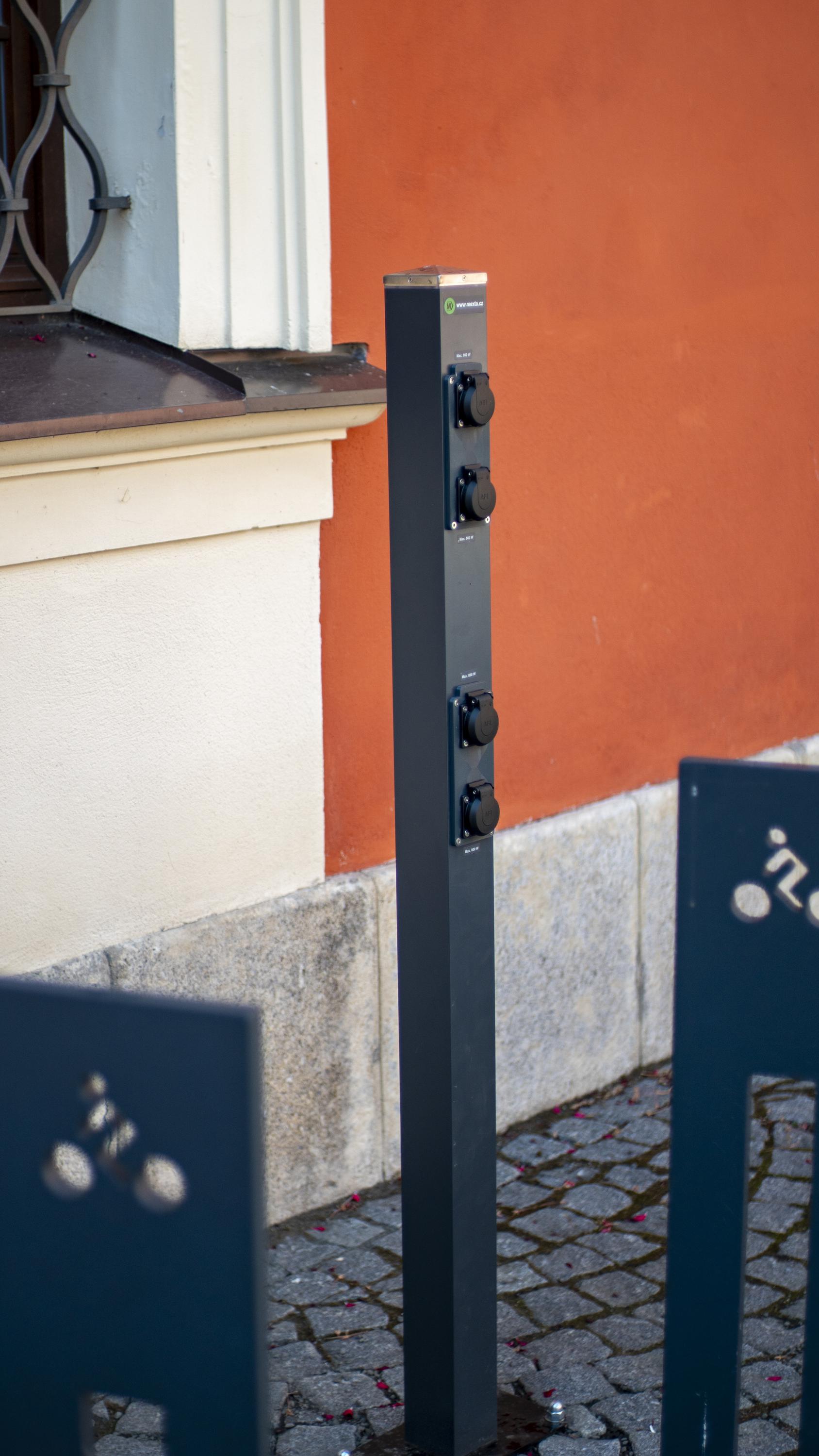 Dobíjecí stanice pro elektrokola - Infocentrum foto 3