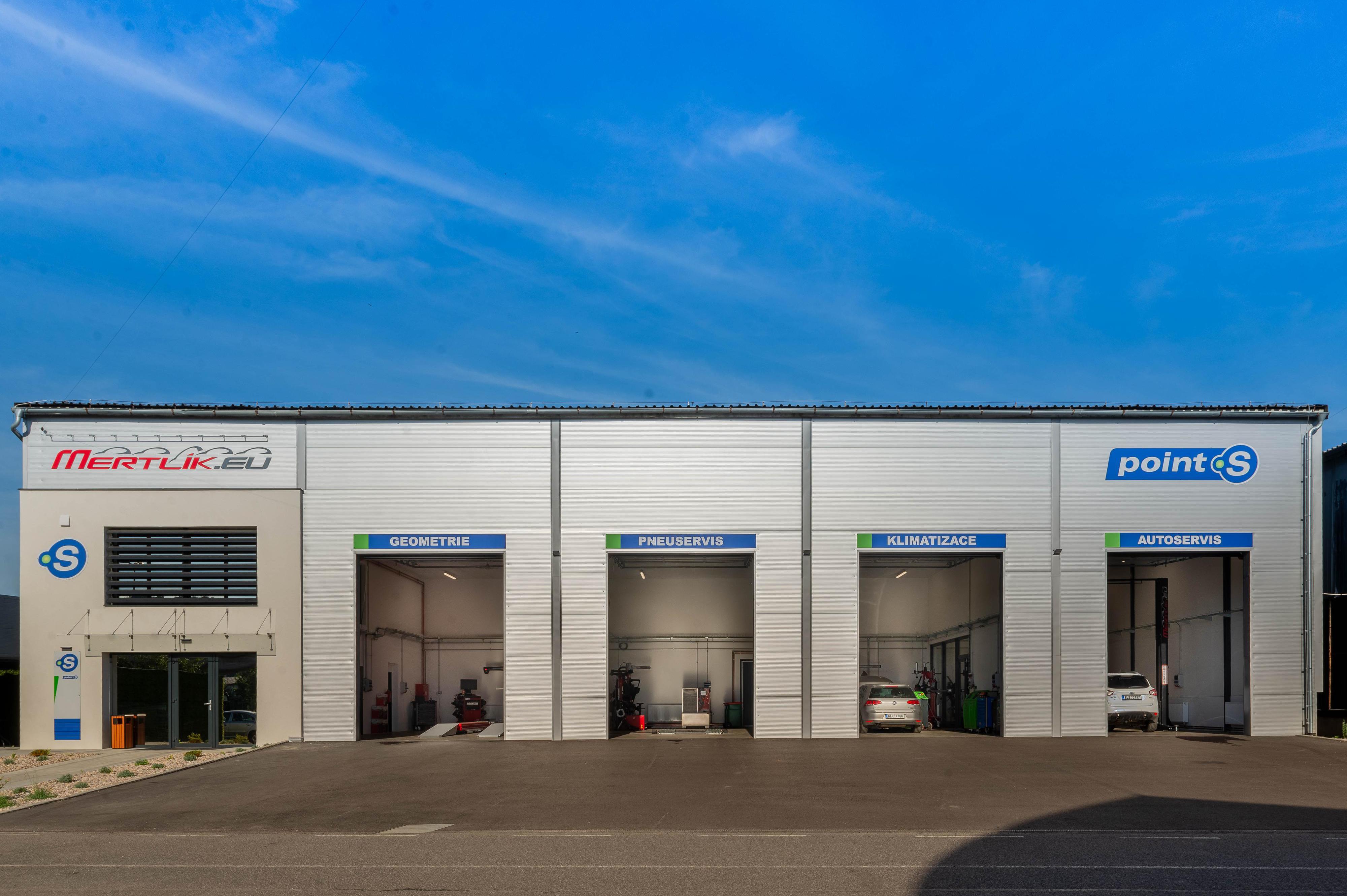 Mertlík.eu - profesionální osobní a nákladní servis