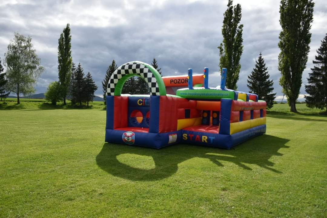 Pronájem profi překážkové dráhy