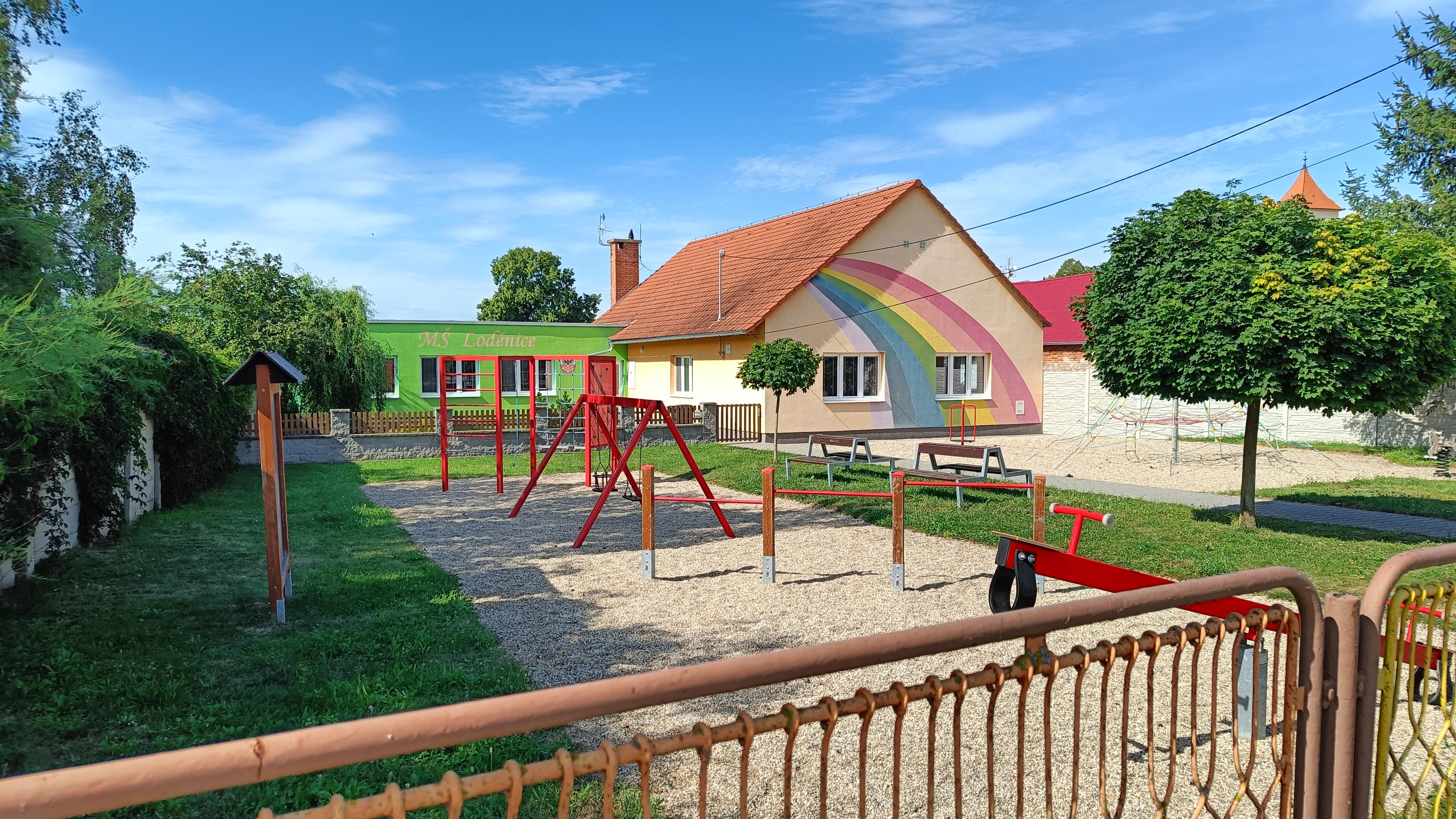 ZŠ a MŠ Loděnice foto 2