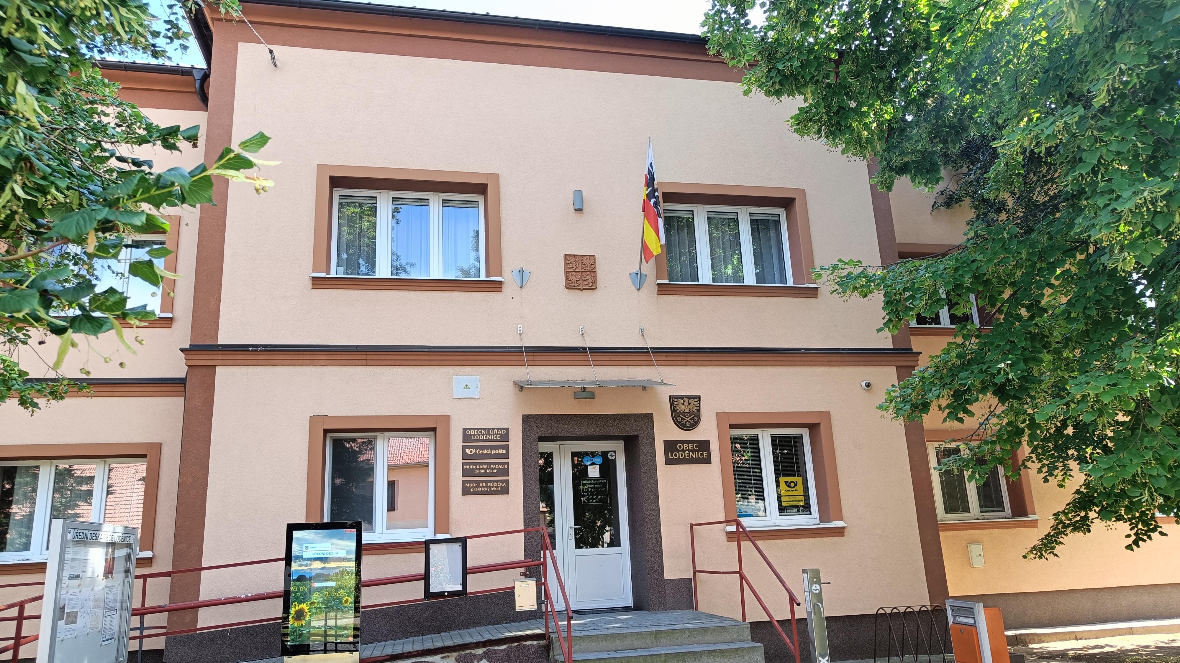 Loděnice - obecní úřad foto 6
