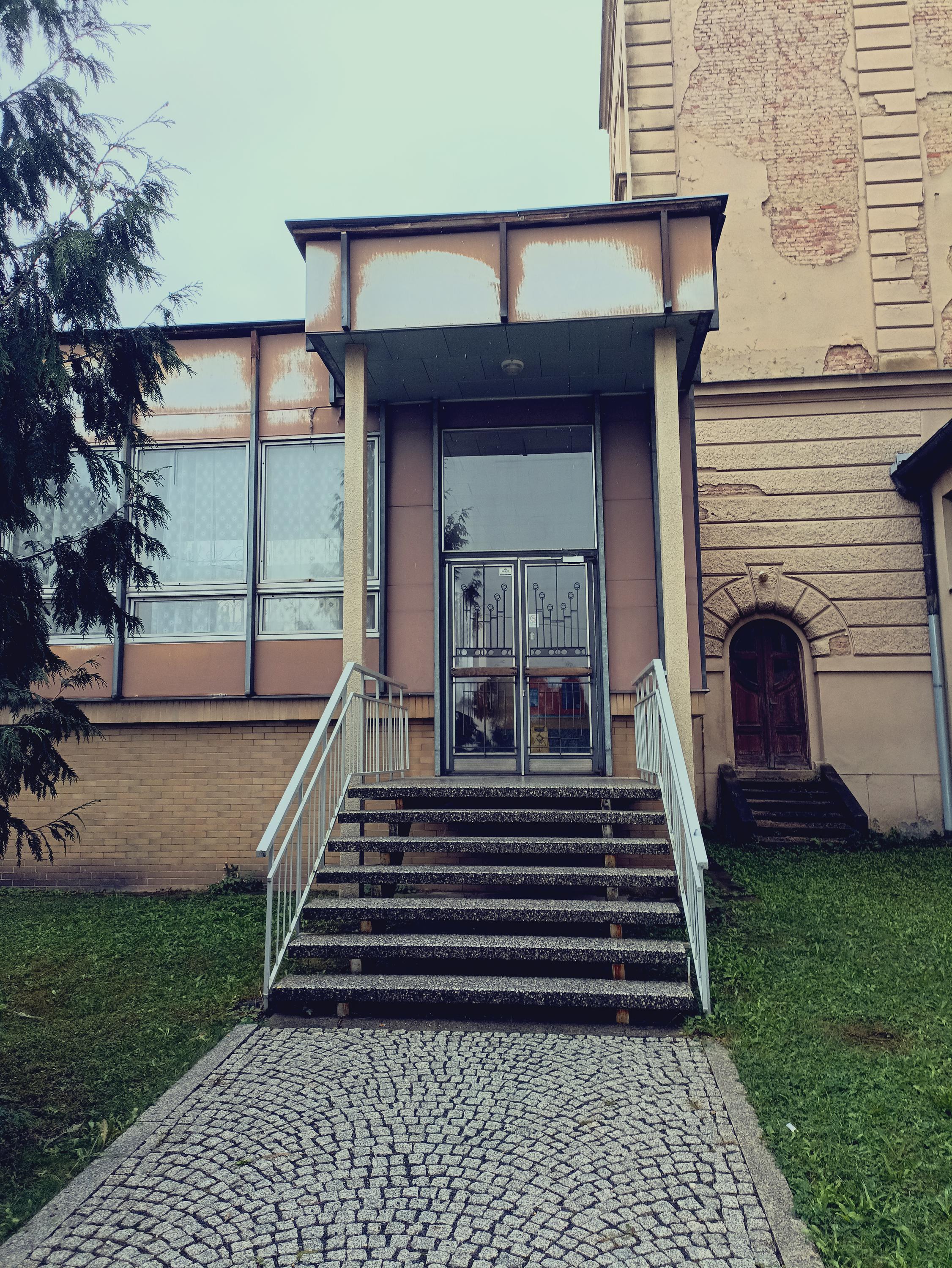 Jídelna ZŠ Skálova, Turnov foto 2