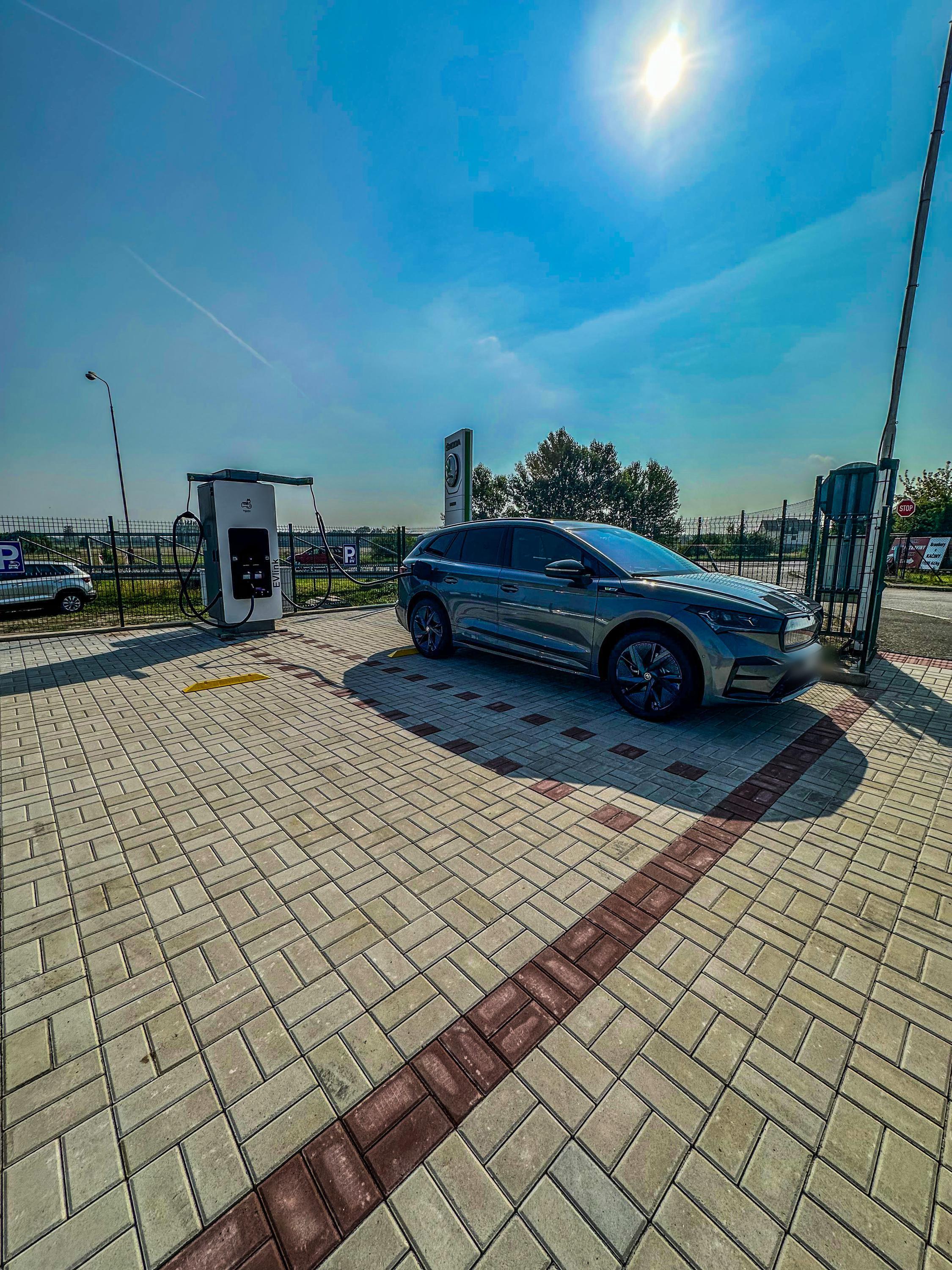 UNIKOM nabíjecí stanice 180 kW foto 4