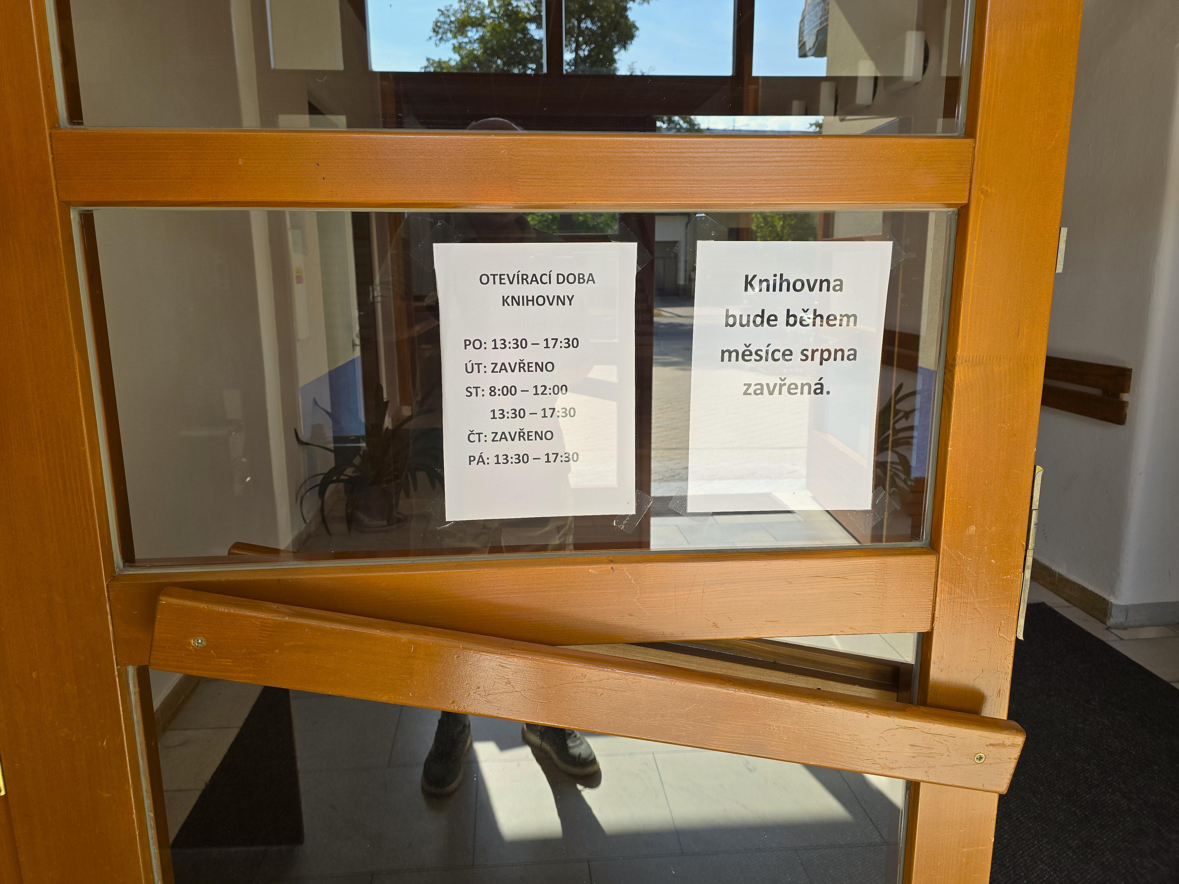 Místní knihovna Hroznová Lhota foto 6