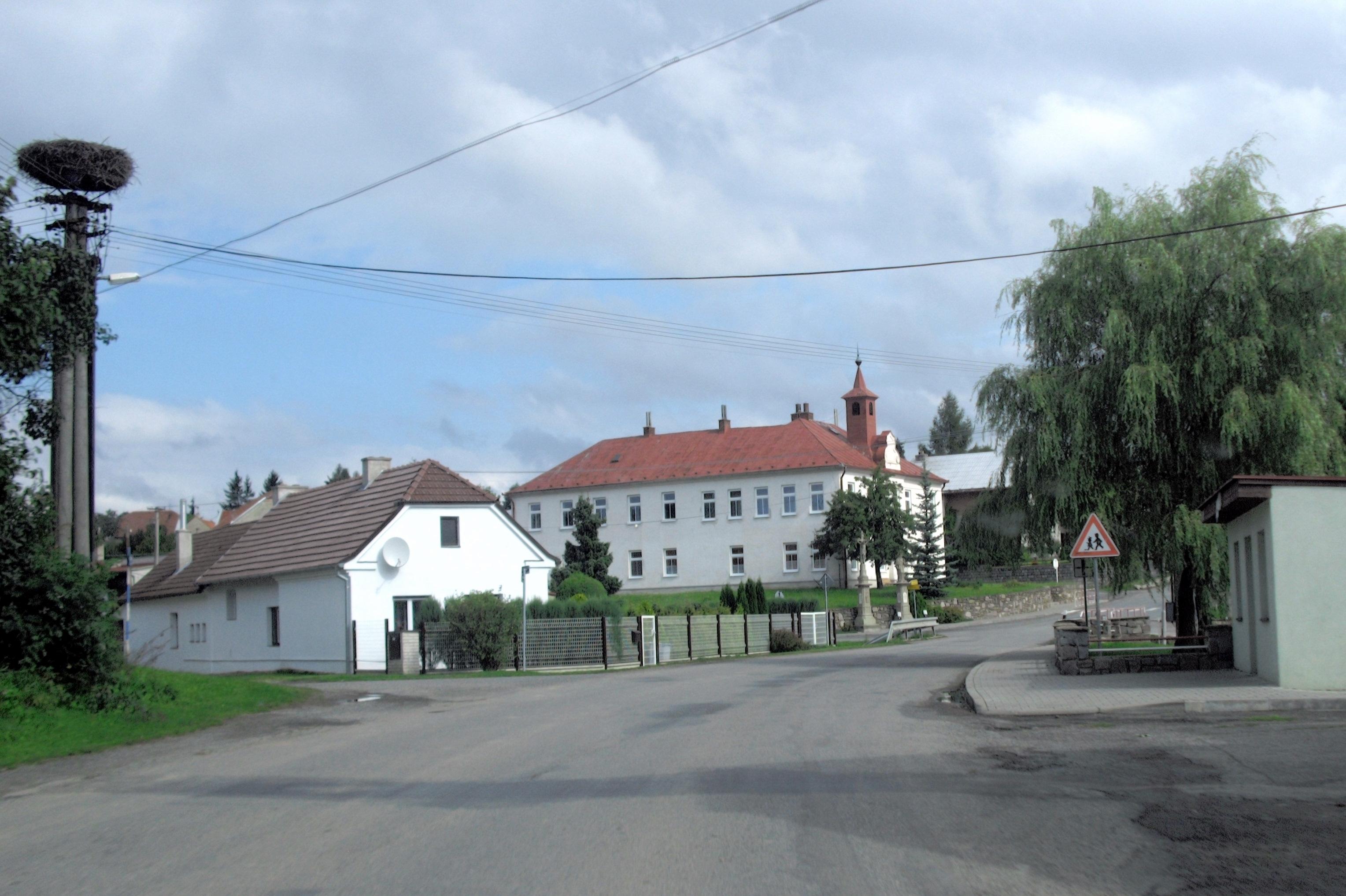 Otinoves - obecní úřad foto 2