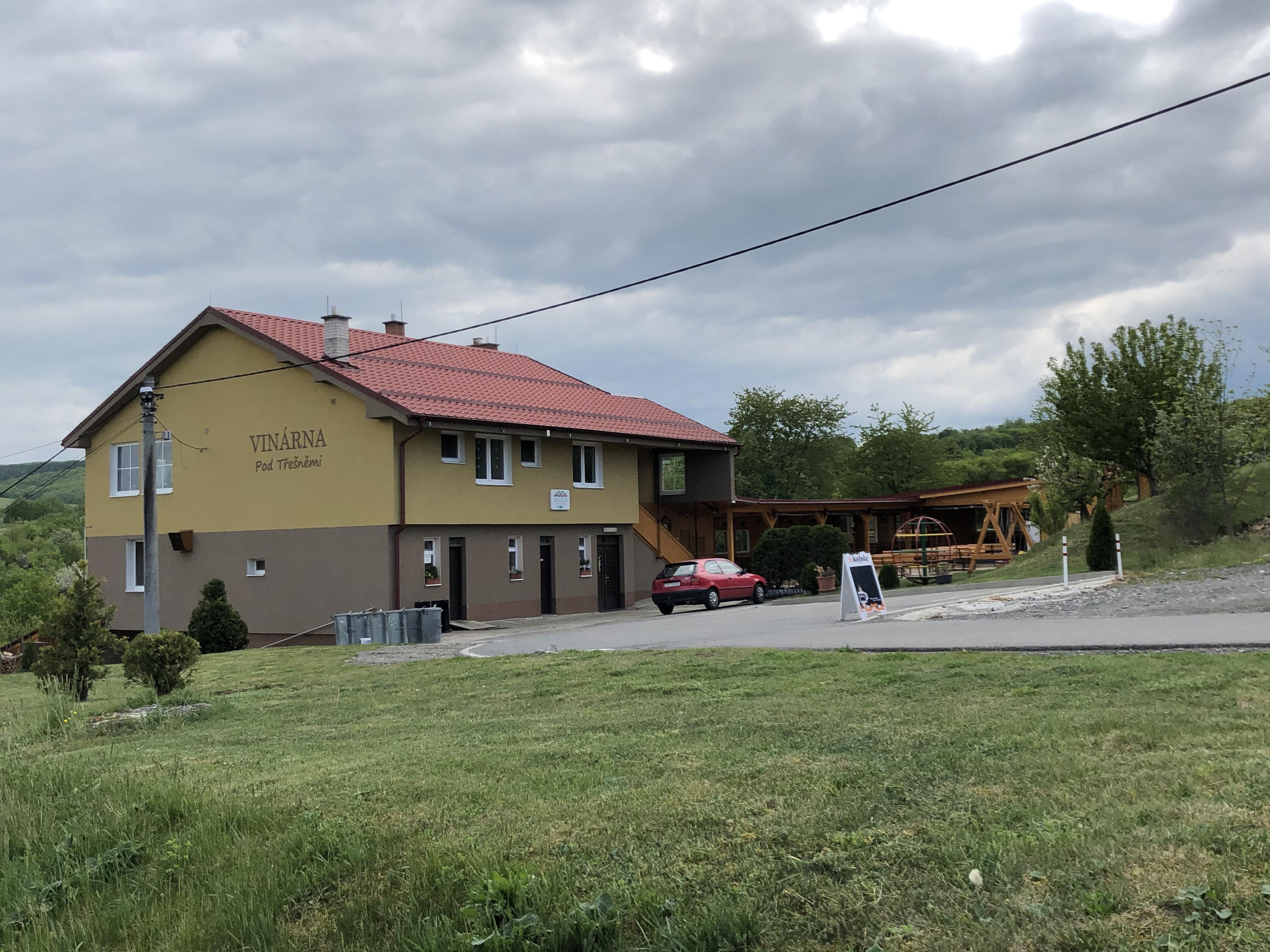 Vinárna Pod Třešněmi