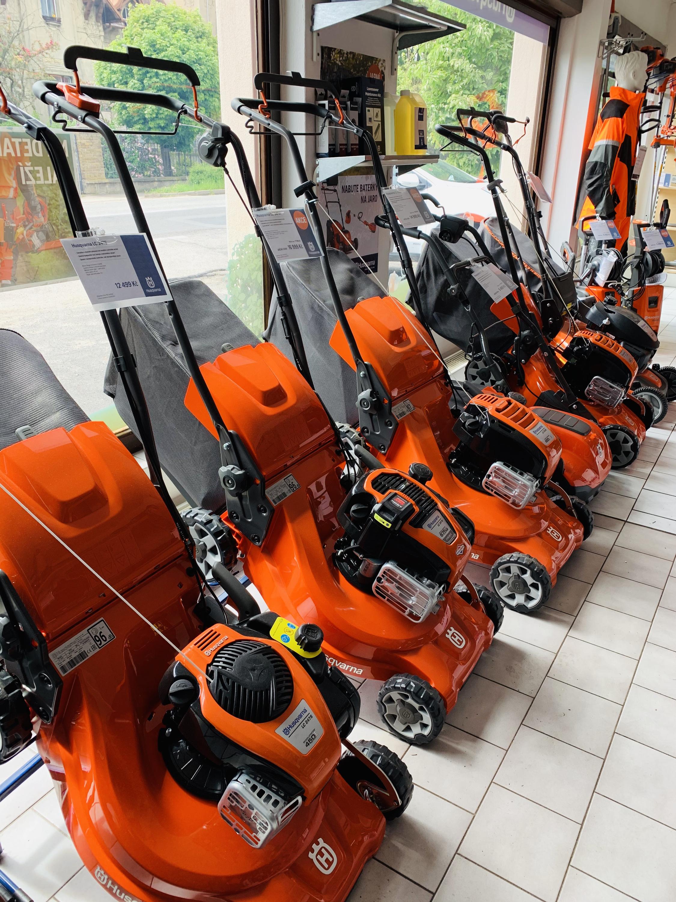 VAJA - zahradní technika foto 2