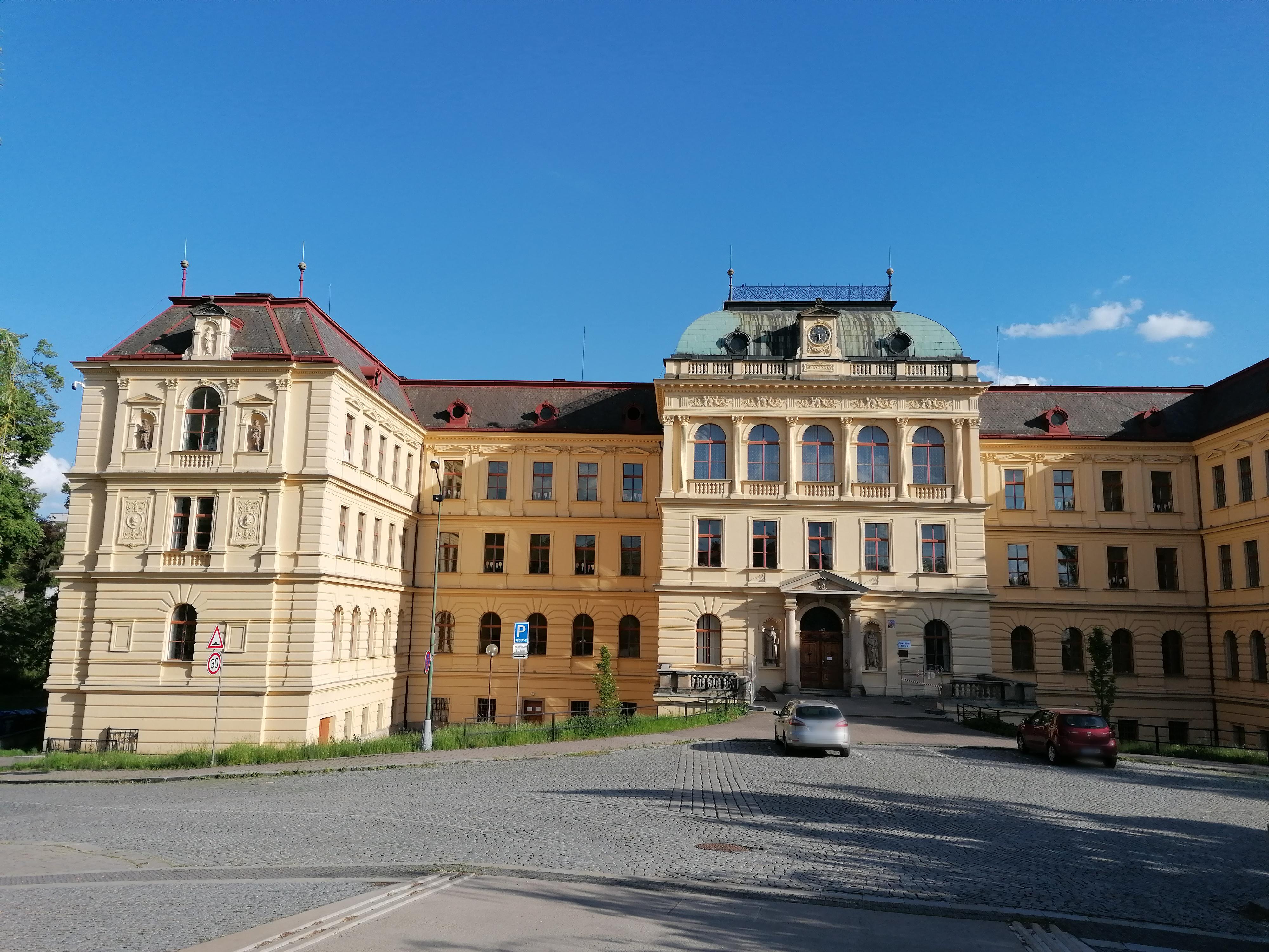 ZŠ Jaroměř, Na Ostrově foto 2