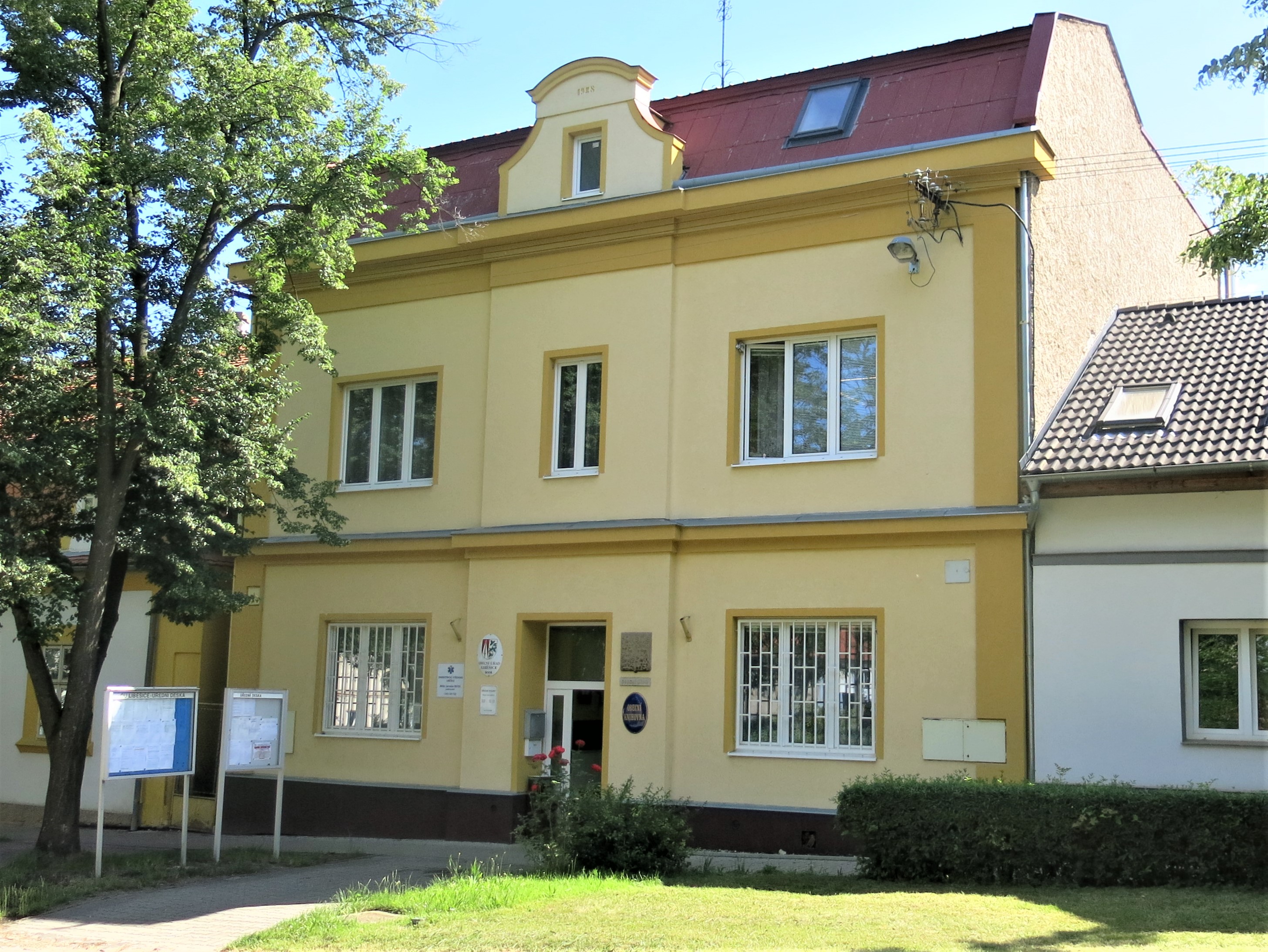 Liběšice - obecní úřad foto 2