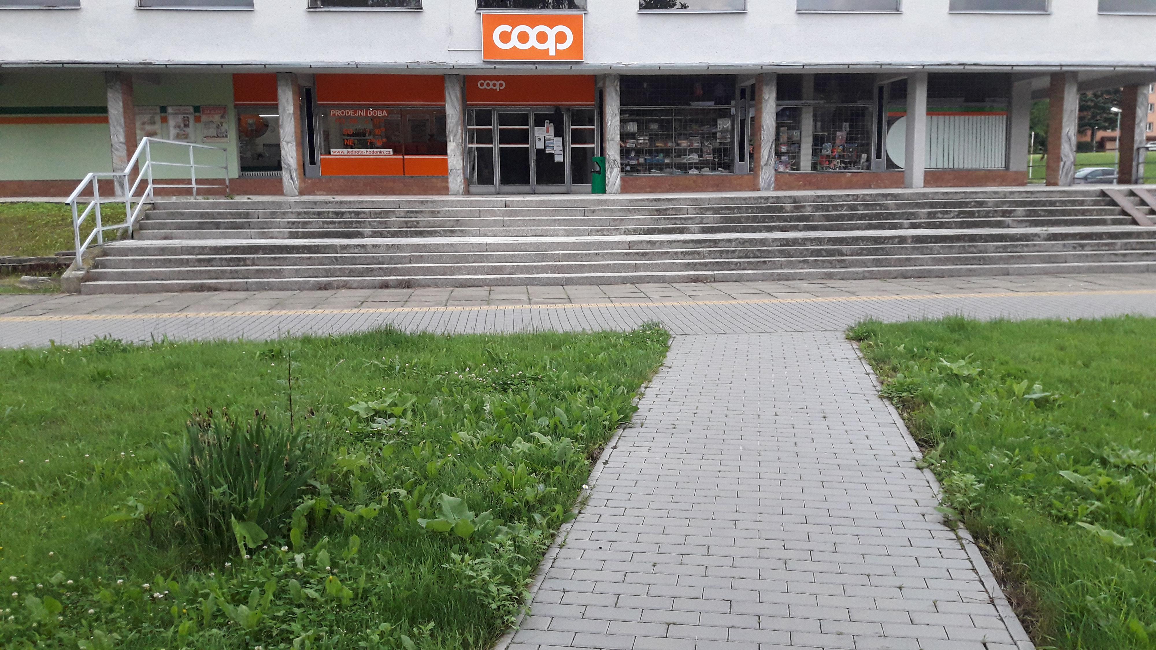 Jednota, spotřební družstvo v Hodoníně - COOP foto 2