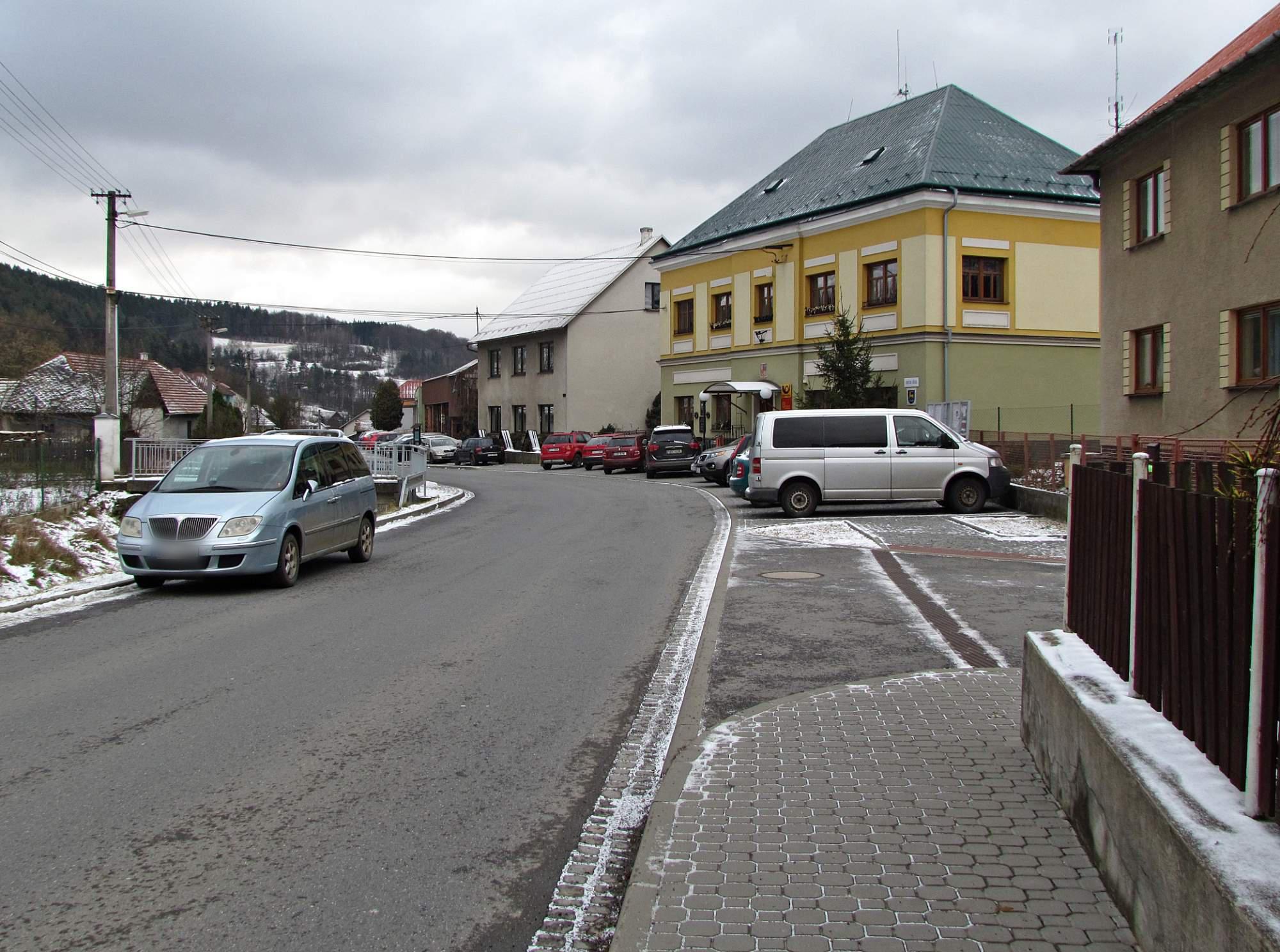 Trnava - obecní úřad foto 2