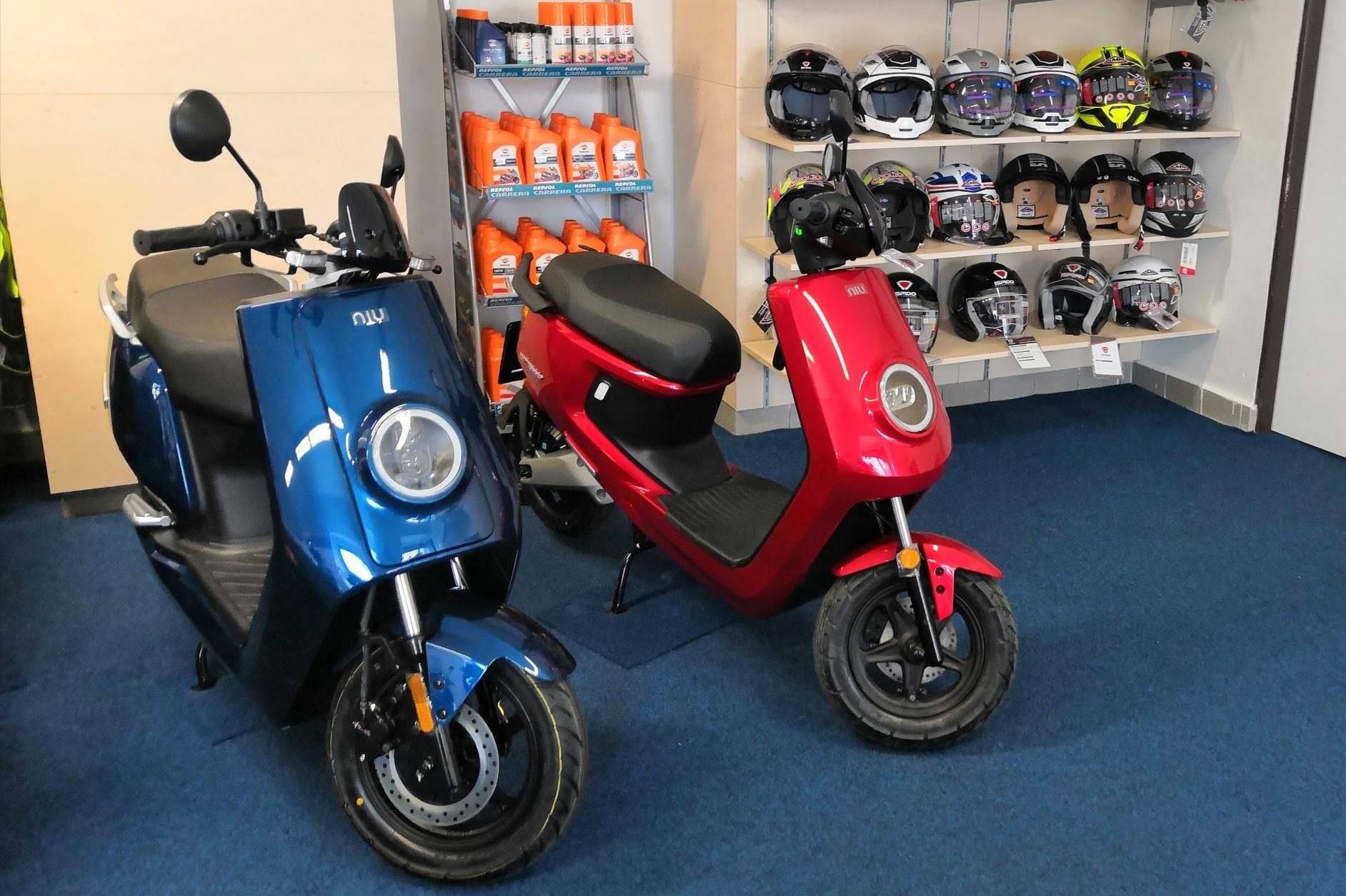 Pilsen Scooter Garage