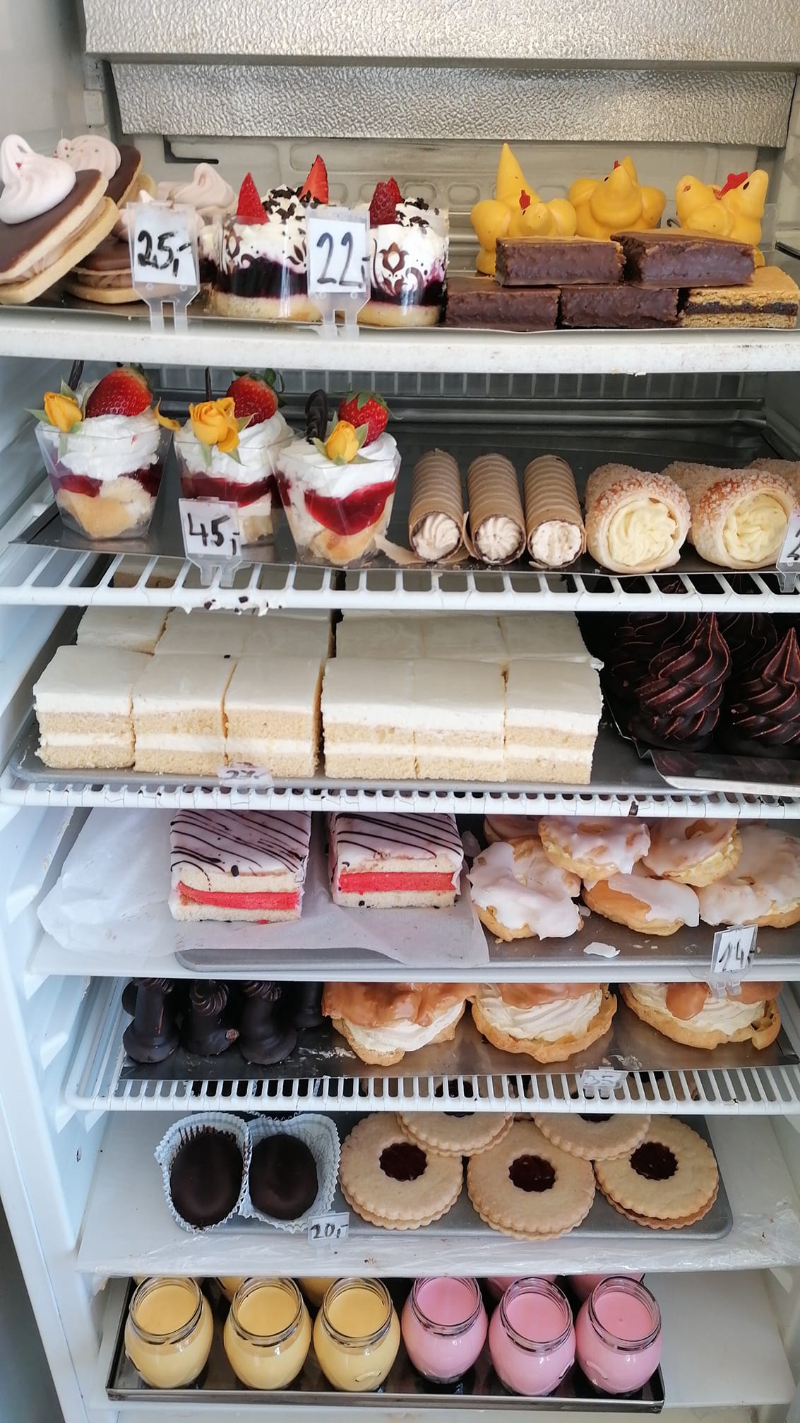 Karlovská cukrárna foto 2