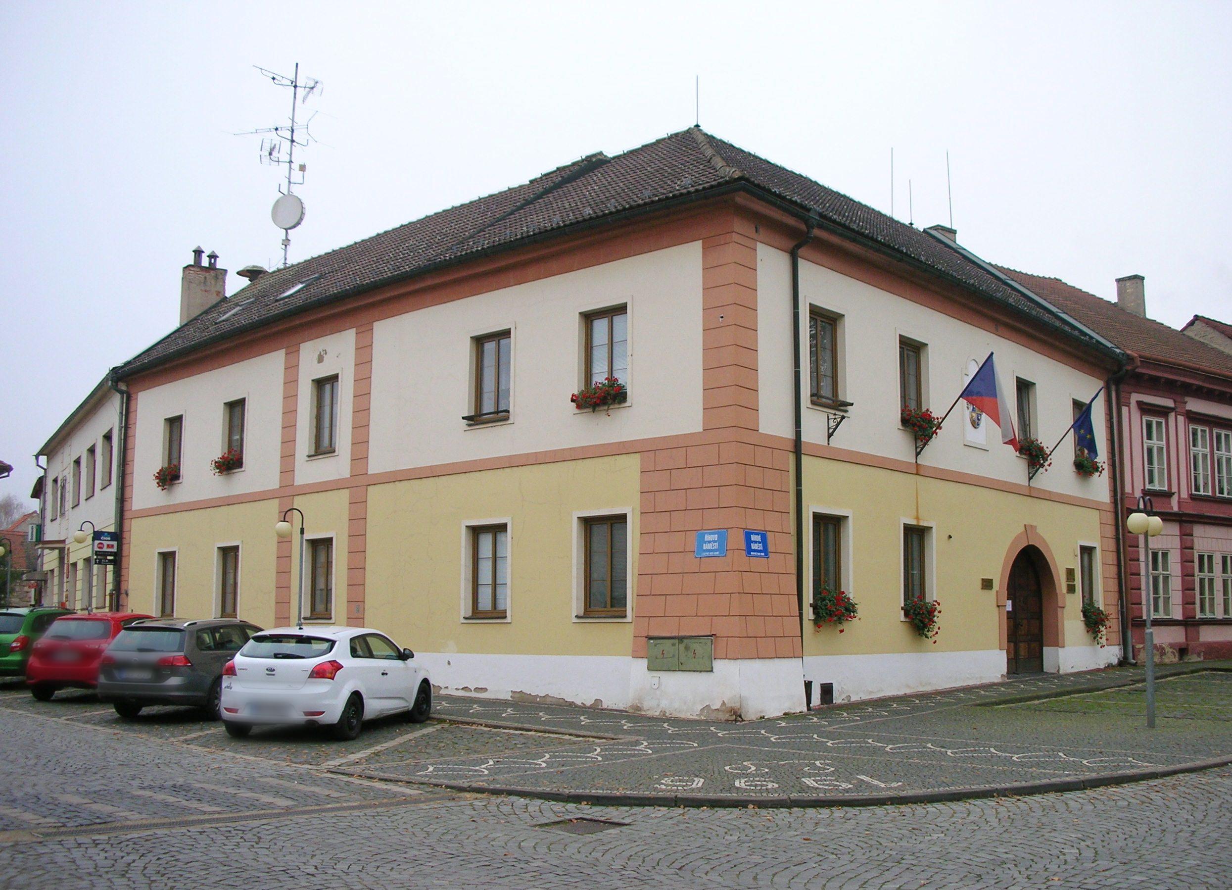Budyně nad Ohří - městský úřad foto 3