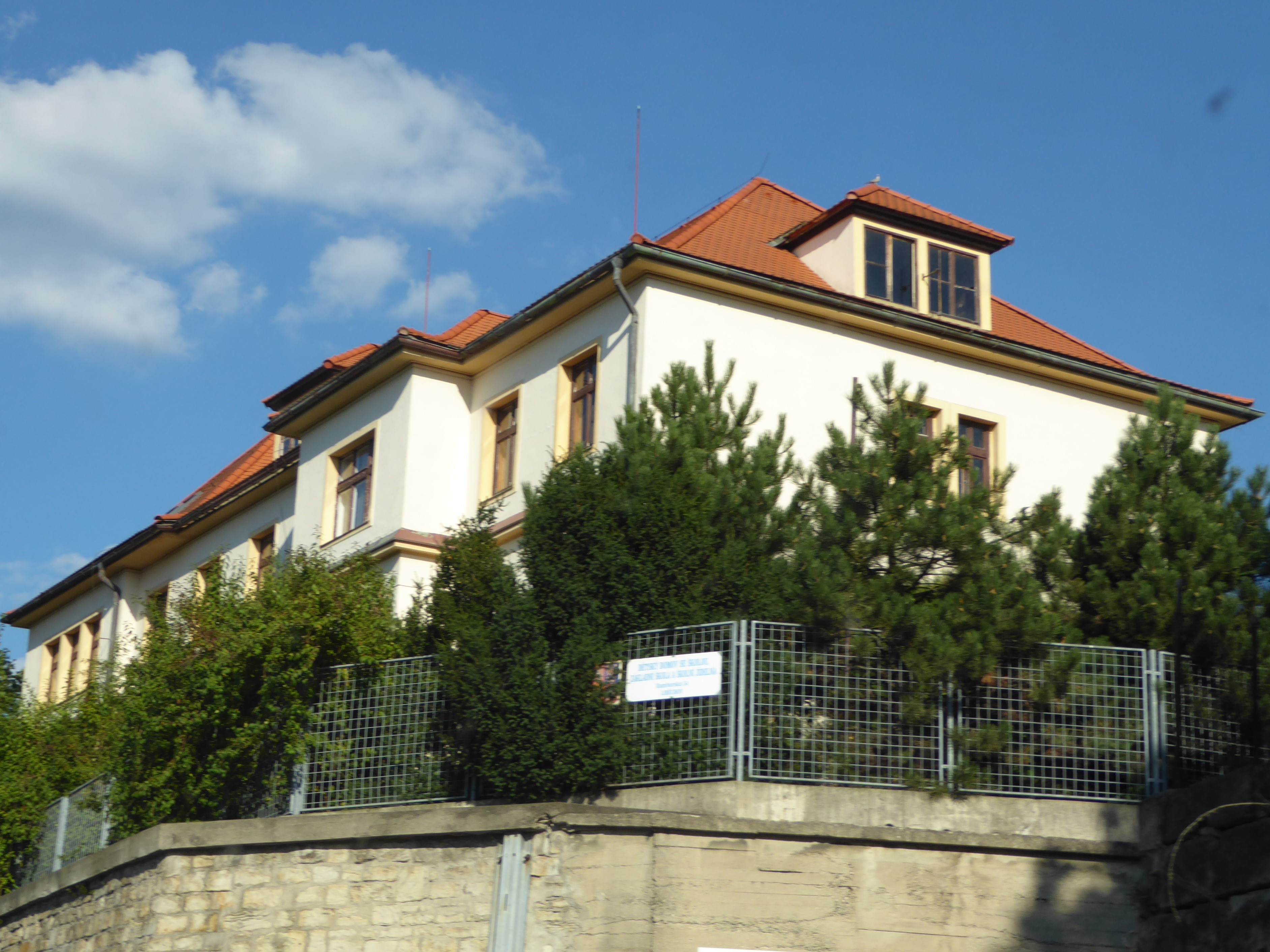 Dětský domov se školou, ZŠ a školní jídelna, Liběchov foto 3