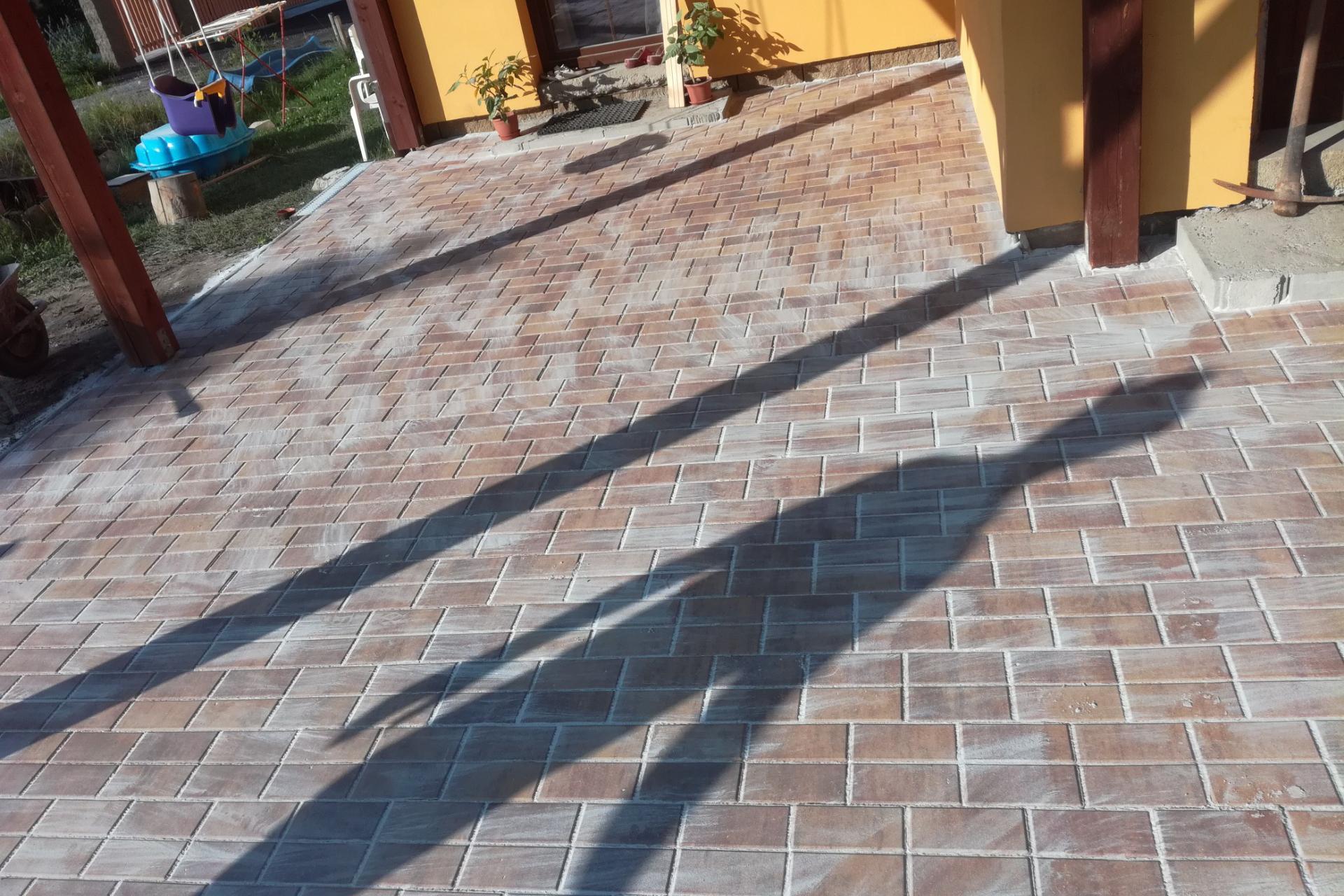 Zámková dlažba - Šablica Stanislav