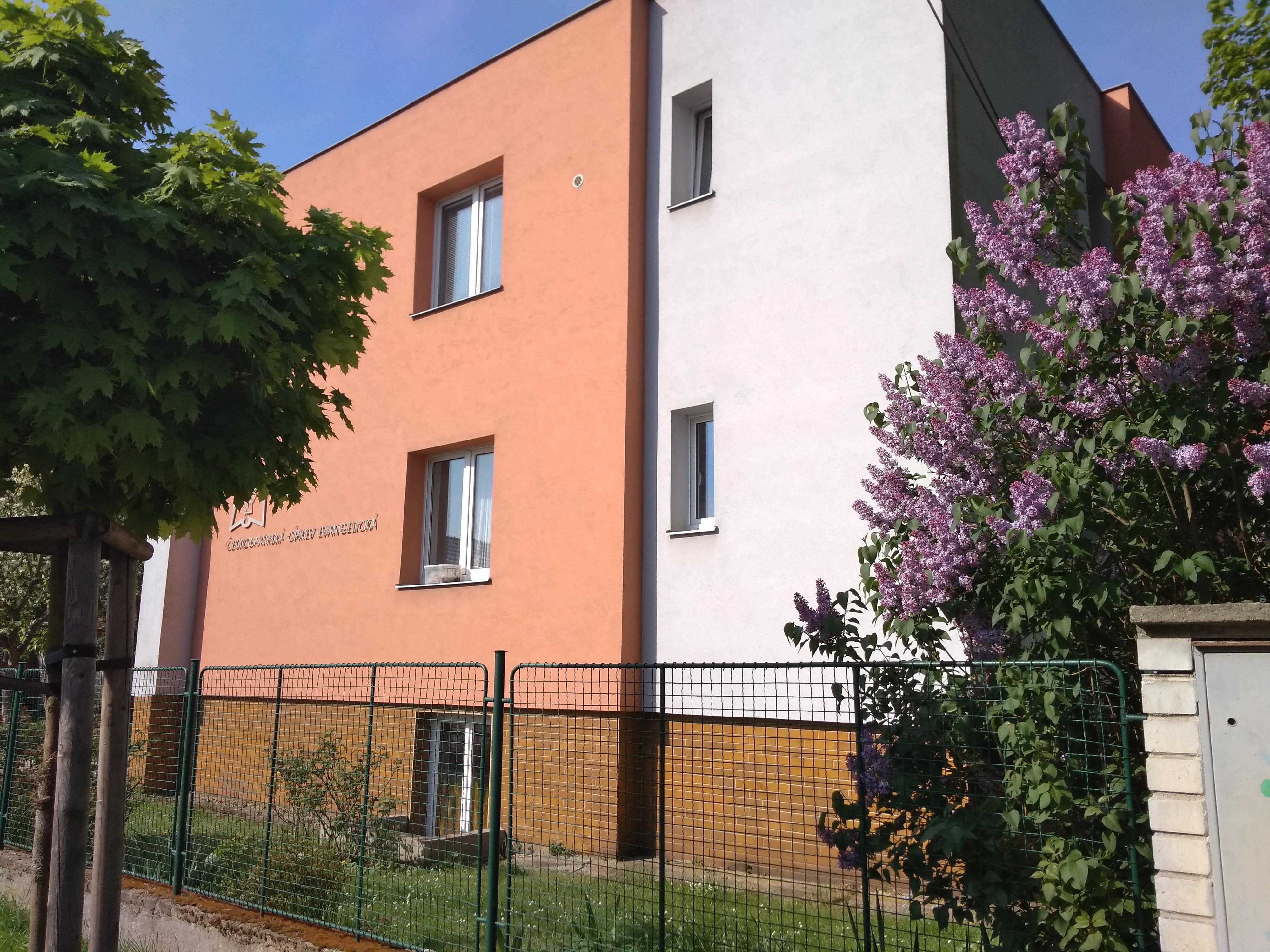 Farní sbor Českobratrské církve evangelické v Praze 9 - Horní Počernice foto 1