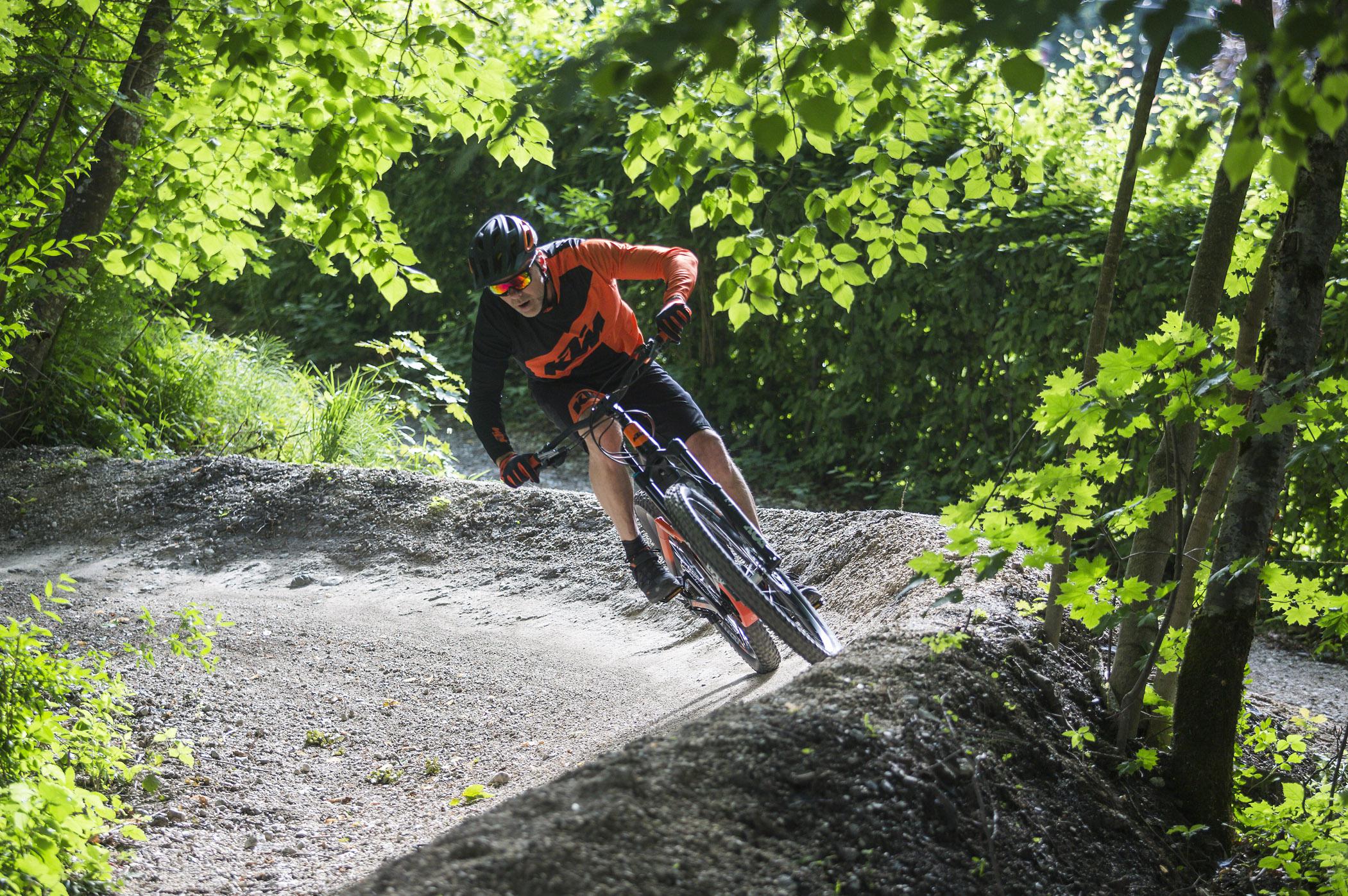 Celoodpružená elektrokola KTM