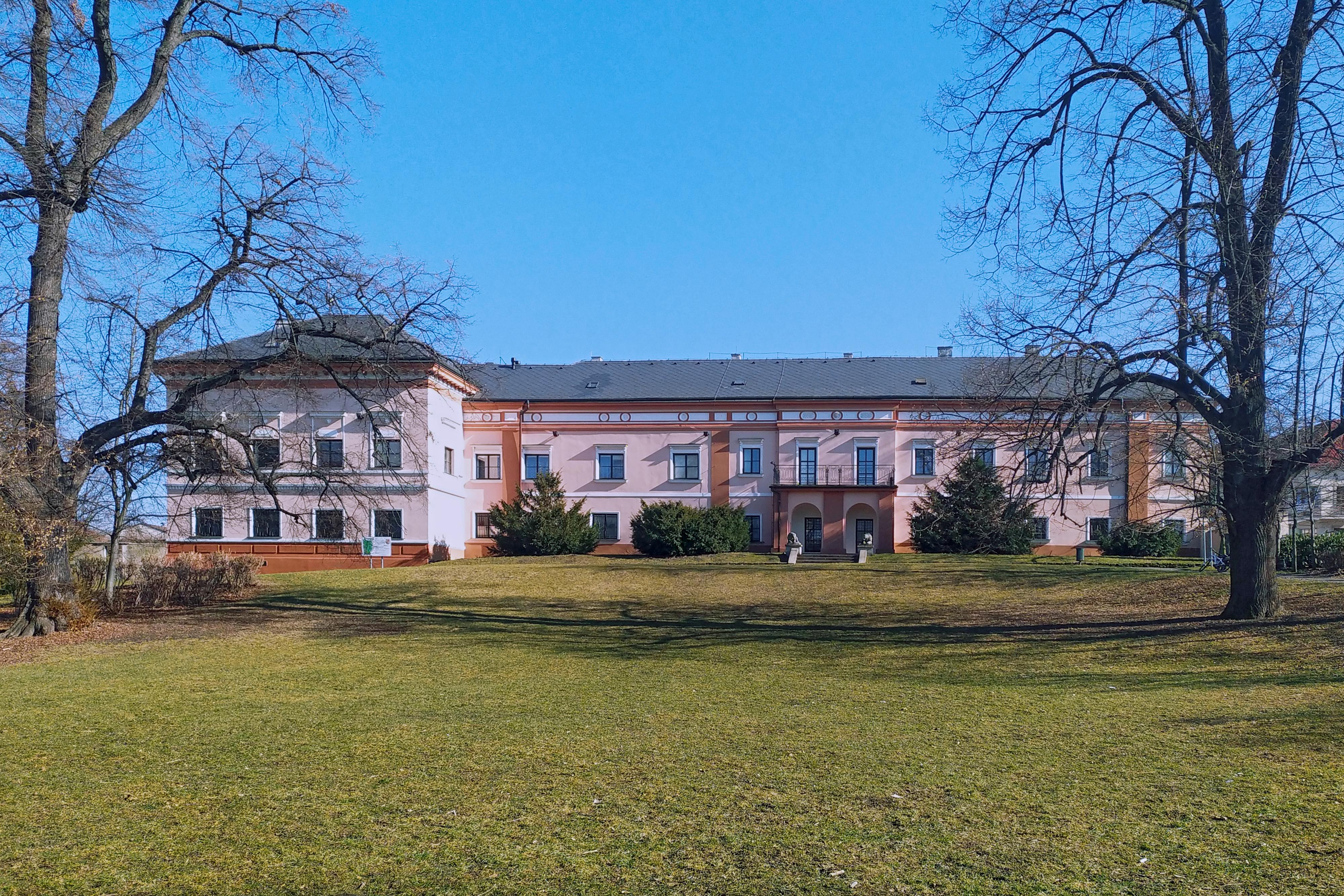 Místní knihovna Praha - Čakovice foto 2