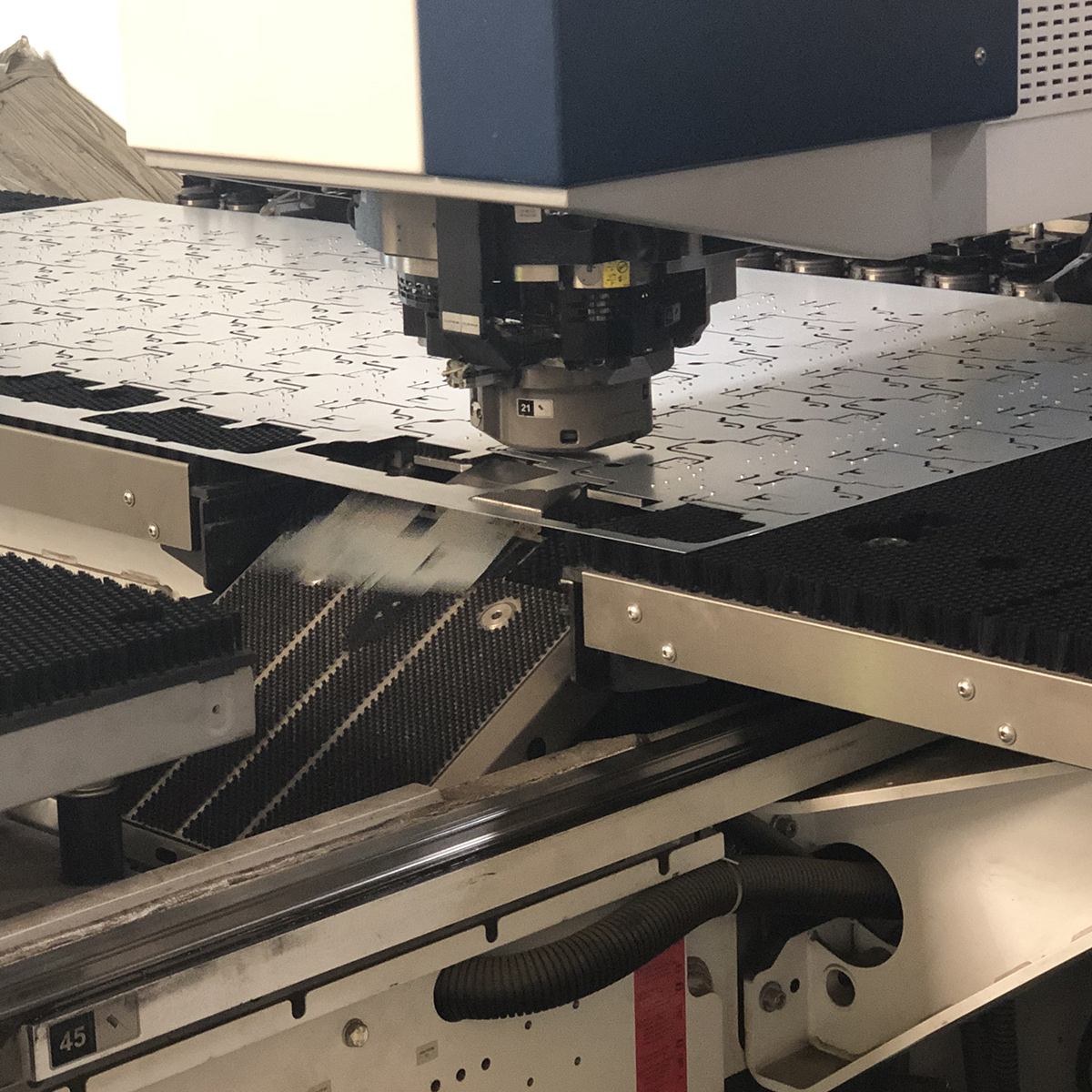 ZPRACOVÁNÍ PLECHU foto 2