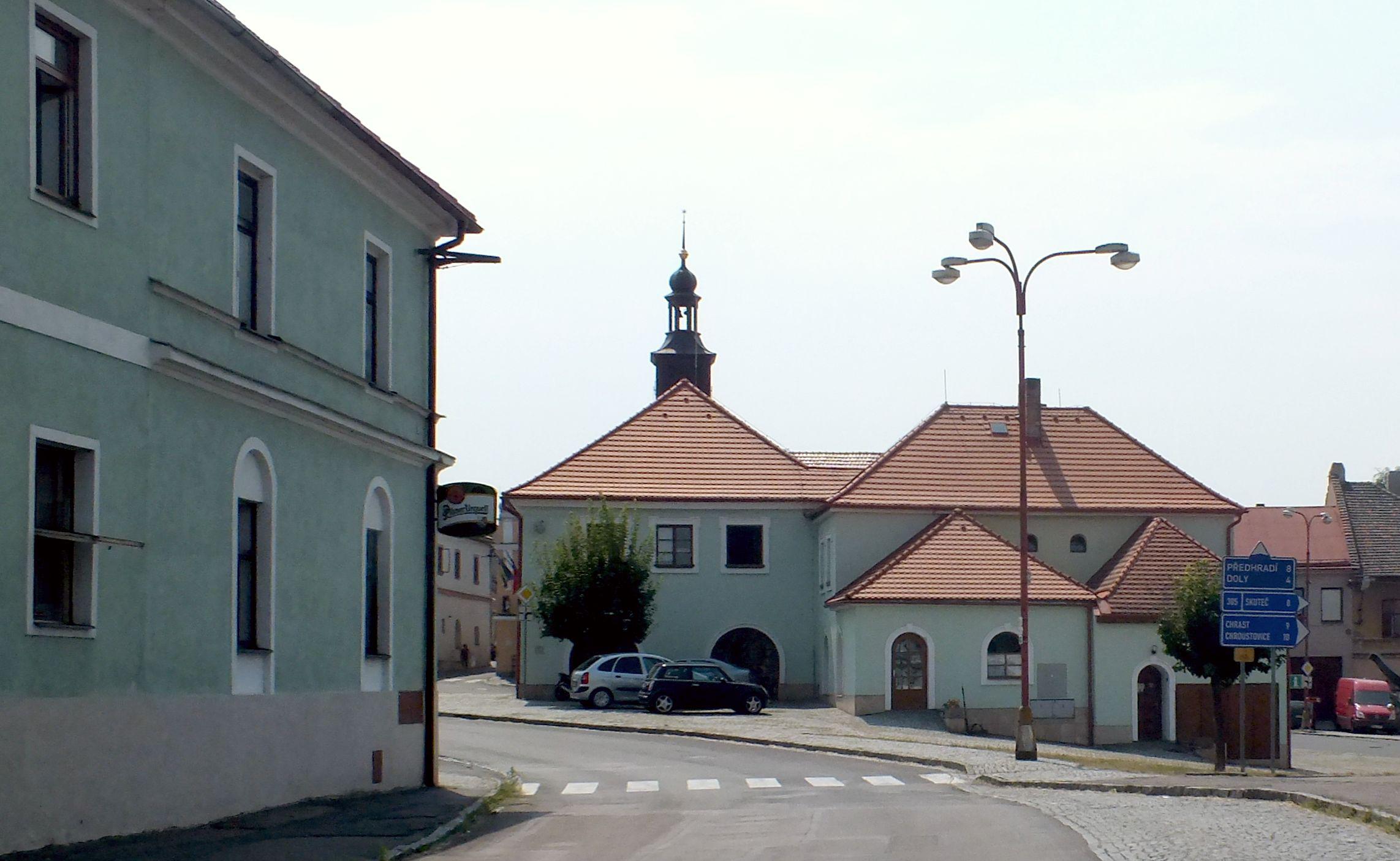 Luže - městský úřad foto 2
