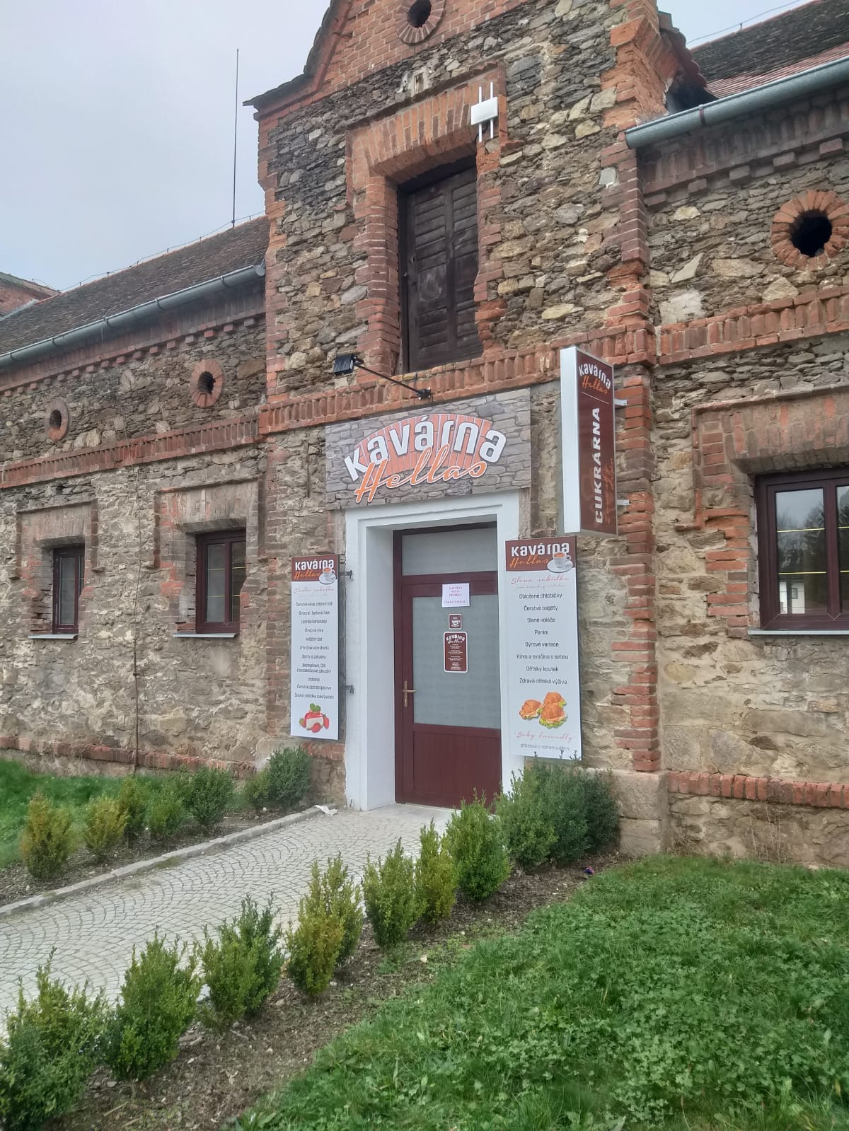 KAVÁRNA HELLAS foto 2